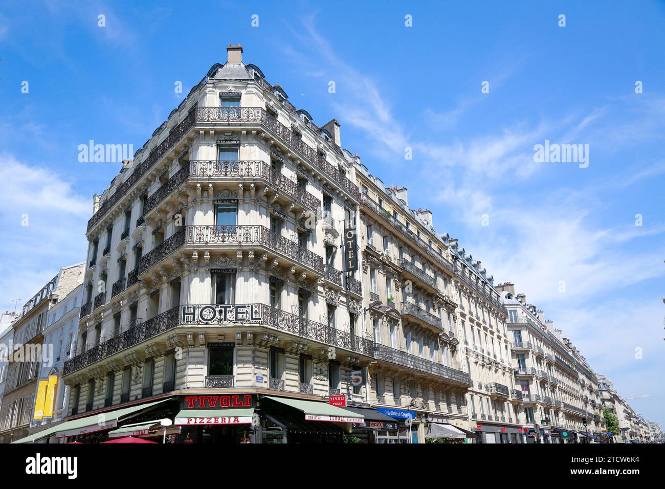 Opera Garnier, simbolo di Parigi in una giornata di sole, Parigi, Francia Foto Stock