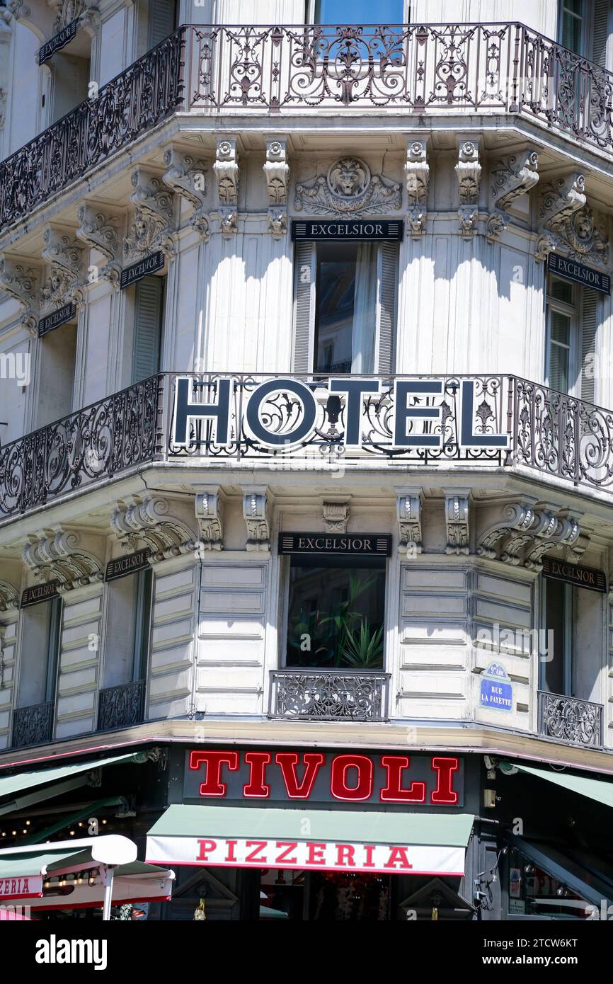 Opera Garnier, simbolo di Parigi in una giornata di sole, Parigi, Francia Foto Stock