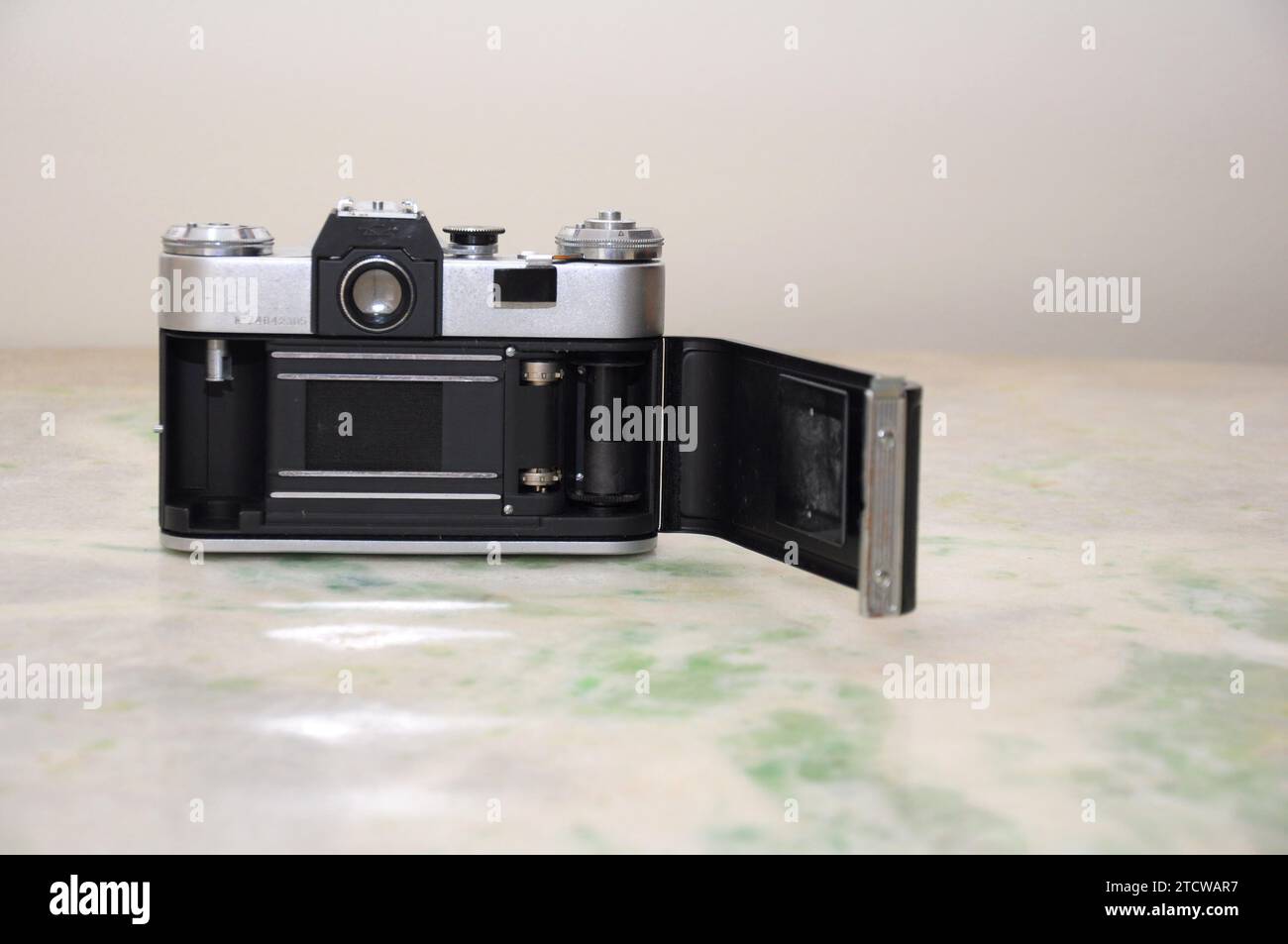 Fotocamera Zenith con obiettivo e copertura in pelle con vista posteriore Foto Stock