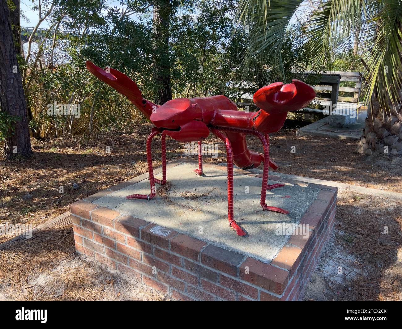 Woodbine, Georgia - 25 febbraio 2023: Una scultura di gamberi in un parco di rampe di barche vicino alla città di Woodbine, Georgia. Foto Stock