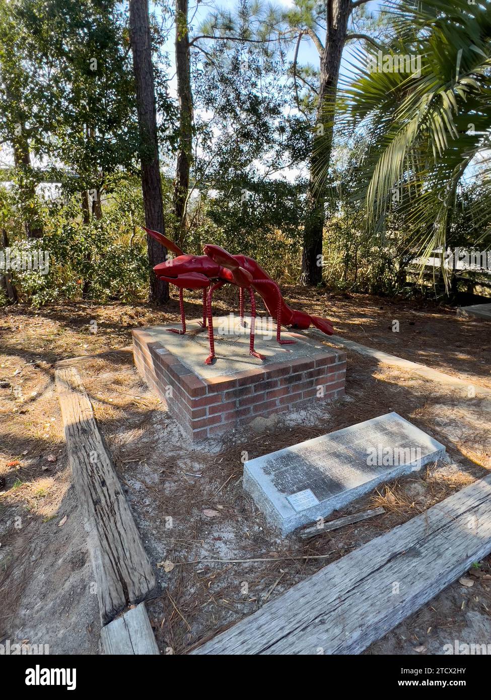 Woodbine, Georgia - 25 febbraio 2023: Una scultura di gamberi in un parco di rampe di barche vicino alla città di Woodbine, Georgia. Foto Stock
