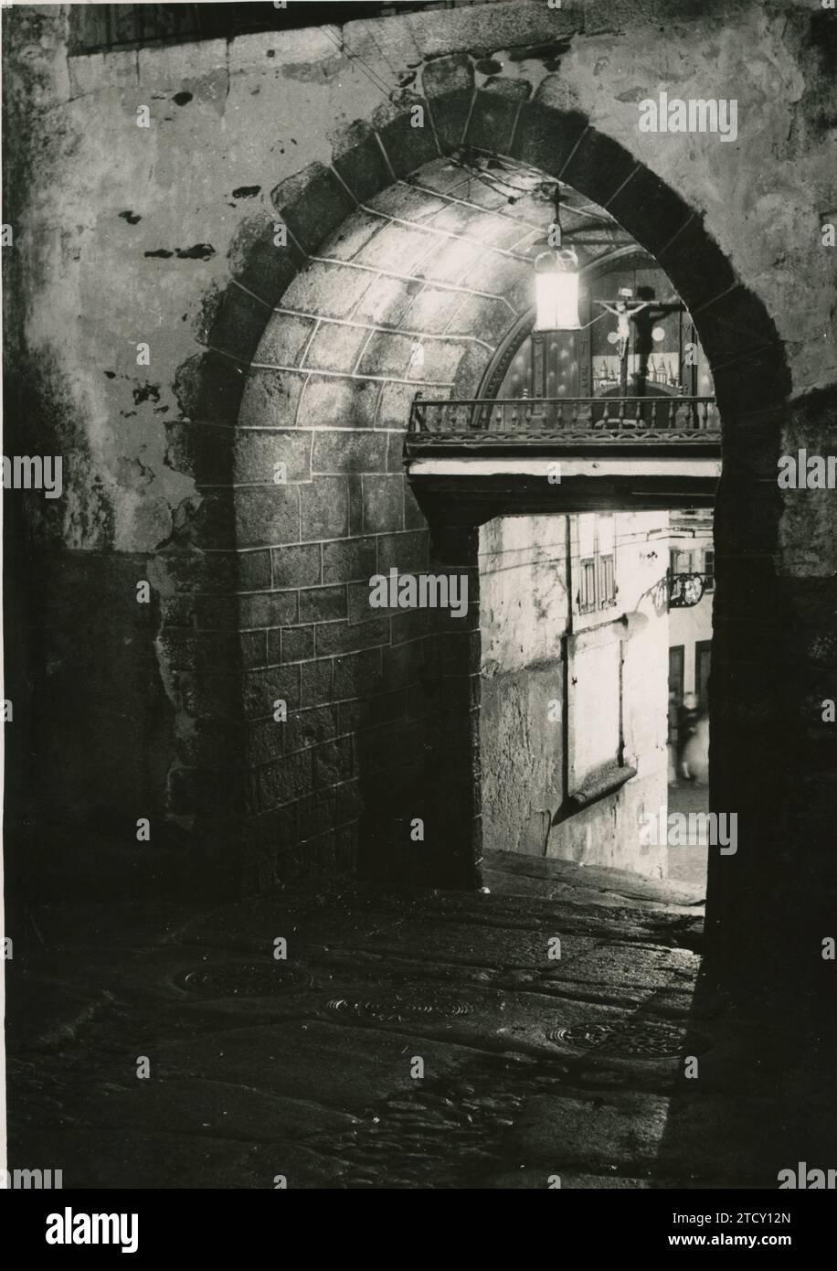Betanzos (la Coruña), 1956. La porta di Cristo. Crediti: Album / Archivo ABC / Selgas Foto Stock