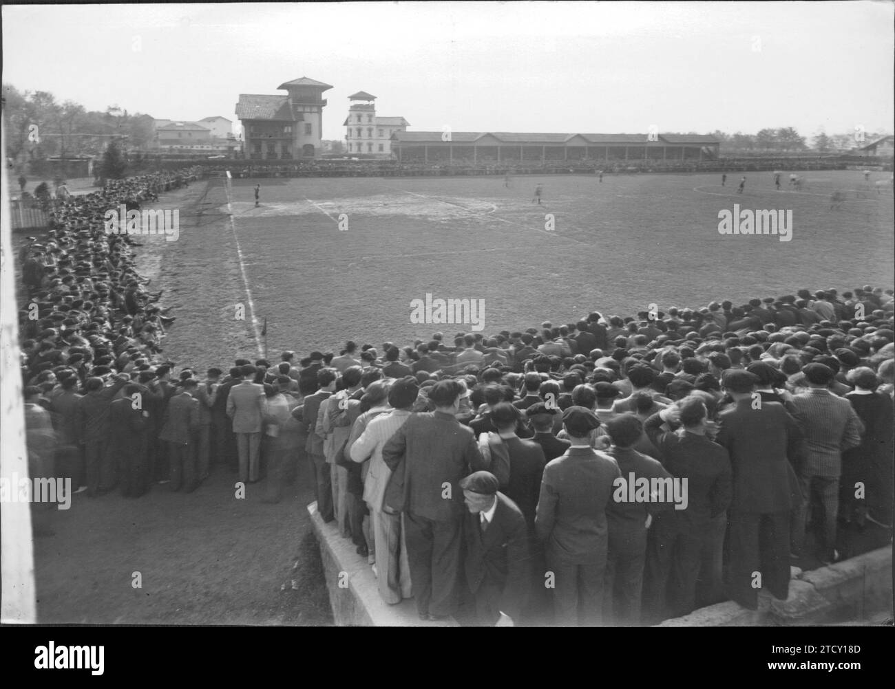 04/27/1935. Campo de San Juan, il giorno con la più grande folla della stagione 34-35, in cui i giocatori dell'Osasuna, vestiti di bianco, affrontarono Murcia, che sconfissero, rimanendo secondi nella seconda divisione del campionato e conseguendo per promozione in Primera per la prima volta nella sua storia. Foto: Gerardo Zaragüeta. Crediti: Album / Archivo ABC / Gerardo Zaragüeta Foto Stock