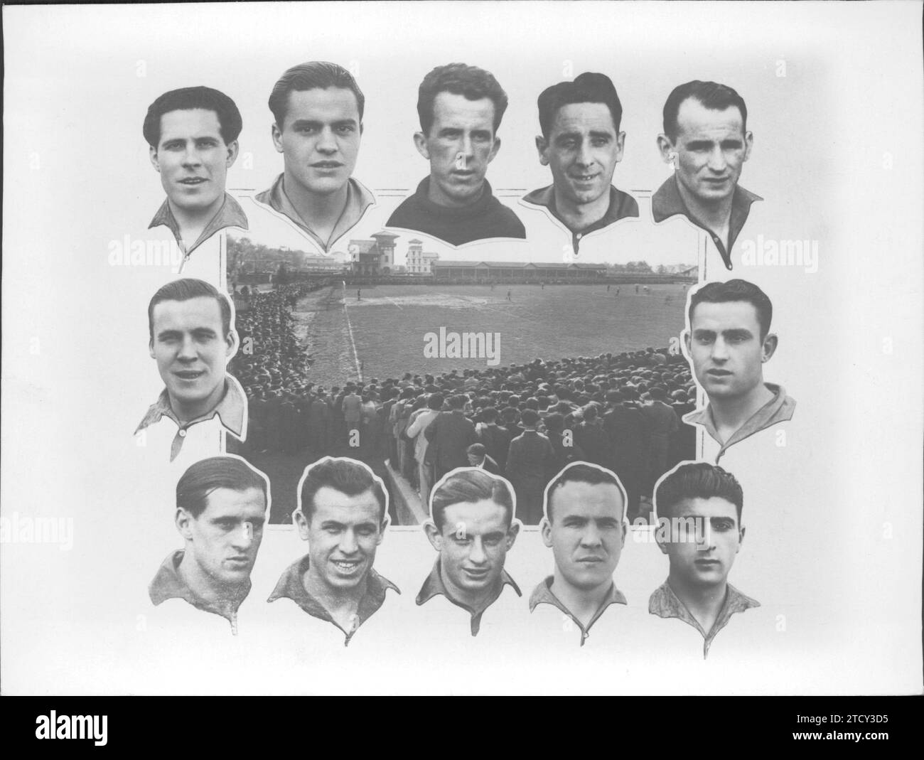 04/27/1935. Nella vista centrale del campo di San Juan in una partita che Osasuna giocò contro il Murcia, e intorno ai giocatori che permisero alla squadra di qualificarsi come secondi classificati nella seconda divisione e passare automaticamente in prima divisione. Da sinistra a destra e dall'alto verso il basso: Valentín, Ilundain, Urreaga, Recarte e Urdiroz. Kuqni e Ruiz. Castillo, Iturralde, Vergara, Paco Bienzolas e Catachús foto: Gerardo Zaragüeta. Crediti: Album / Archivo ABC / Gerardo Zaragüeta Foto Stock