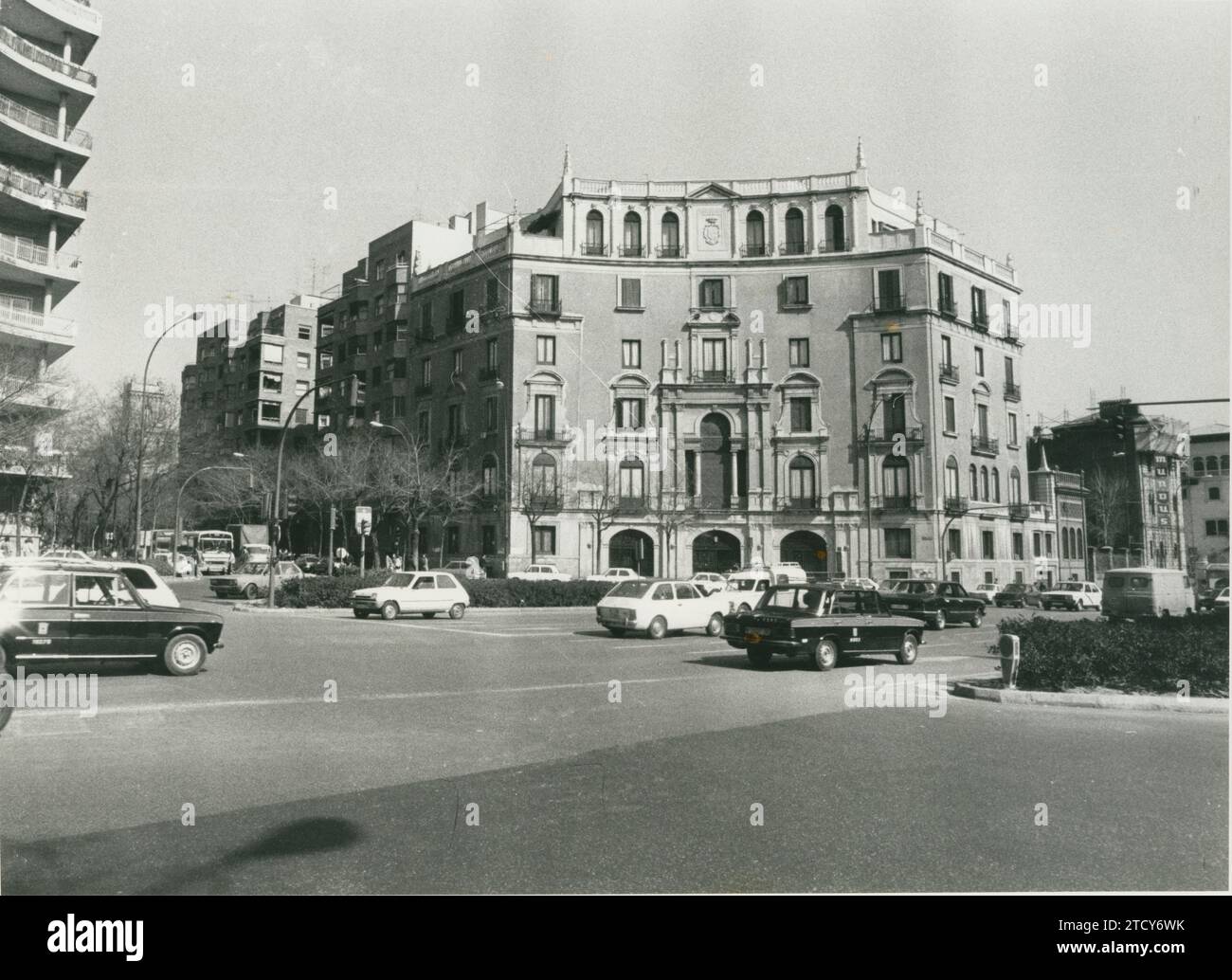 Madrid, 1980 (CA.). Palazzo del Marchese di Ibarra, costruito da Pedro Muguruza, situato in Plaza de Rubén Darío. Crediti: Album / Archivo ABC / Álvaro García Pelayo Foto Stock