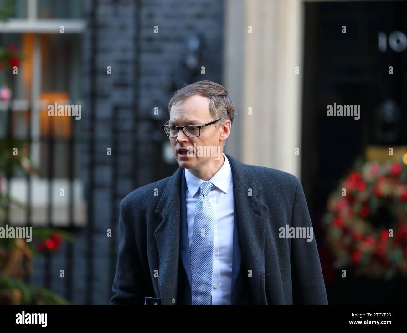 Londra, Regno Unito. 12 dicembre 2023. Michael Tomlinson, Ministro aggiunto per la migrazione illegale, lascia il numero 10 di Downing Street dopo la riunione del Gabinetto. Foto Stock