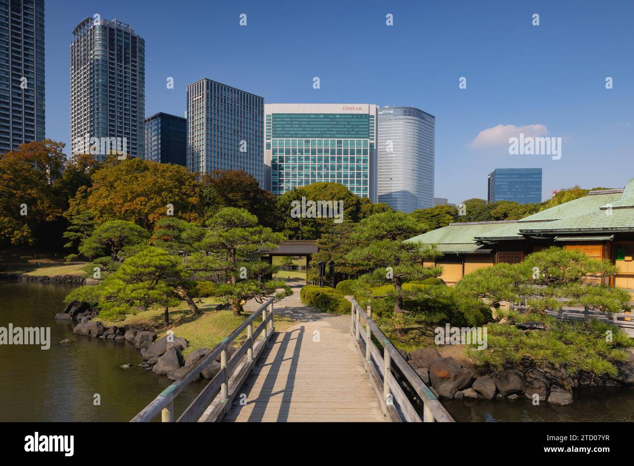 Hamarikyu Gardens è un parco pubblico a Chuo Ward, Tokyo, Giappone Foto Stock