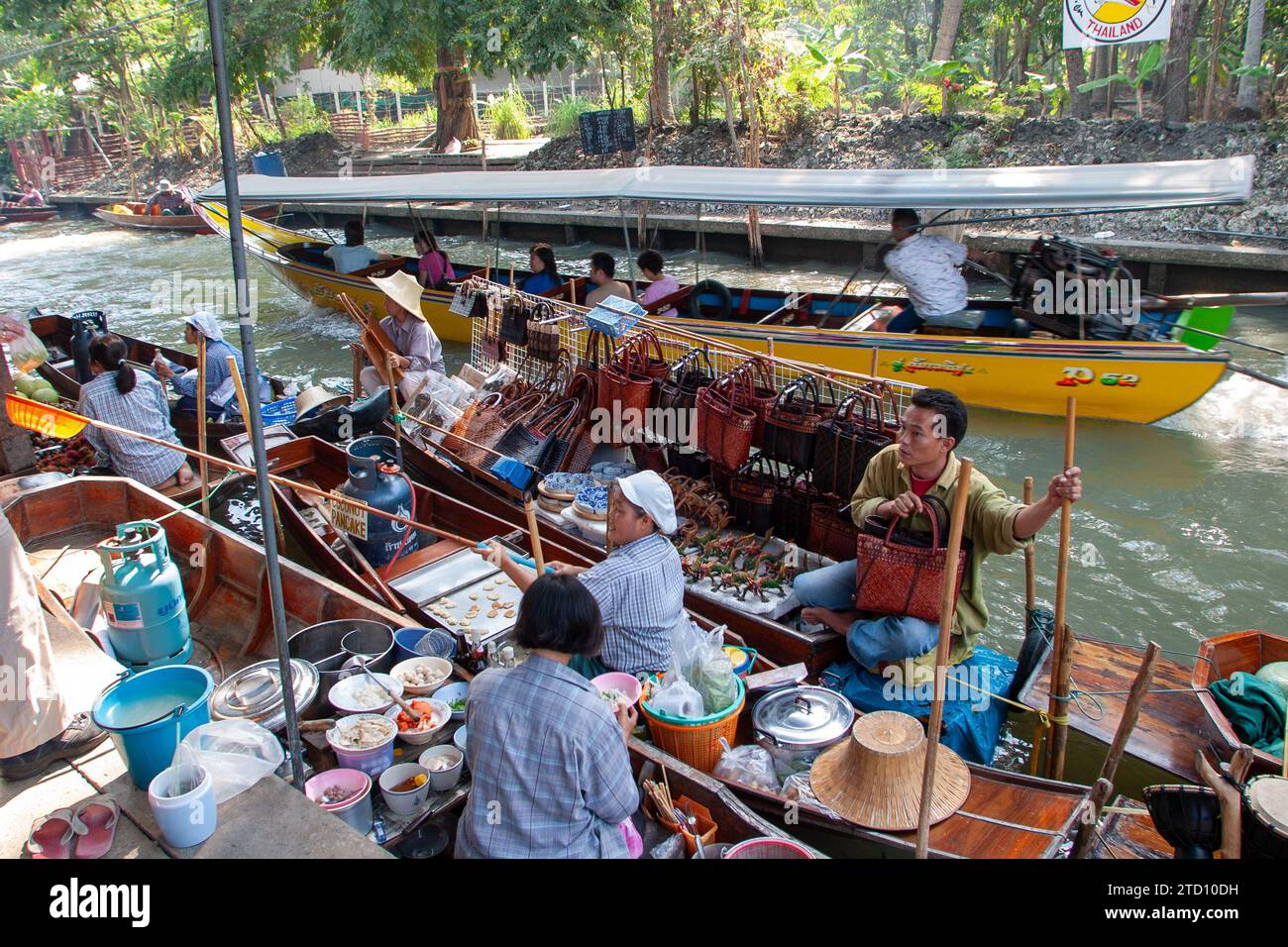 Mercati galleggianti intorno a Bangkok, Thailandia Foto Stock