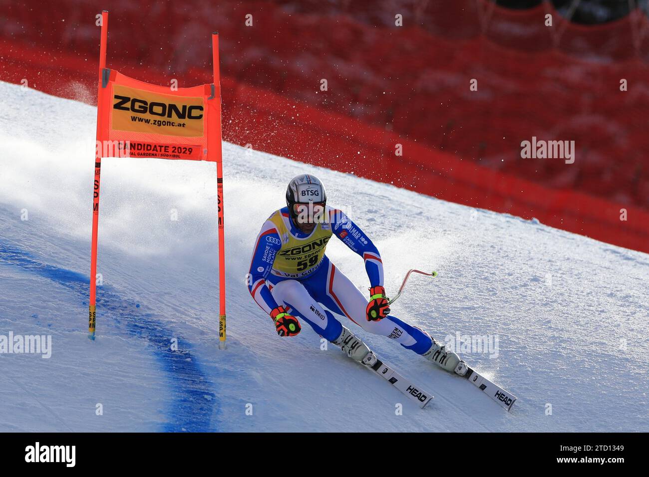 ©Pierre Teyssot/MAXPPP ; Coppa del mondo di sci alpino 2024 in Val Gardena - GrÃ¶den, Italia il 15 dicembre 2023. Gara Super-G maschile, in azione, Adrien Theaux (fra) Â© Pierre Teyssot / Maxppp *** didascalia locale *** credito: MAXPPP/Alamy Live News Foto Stock