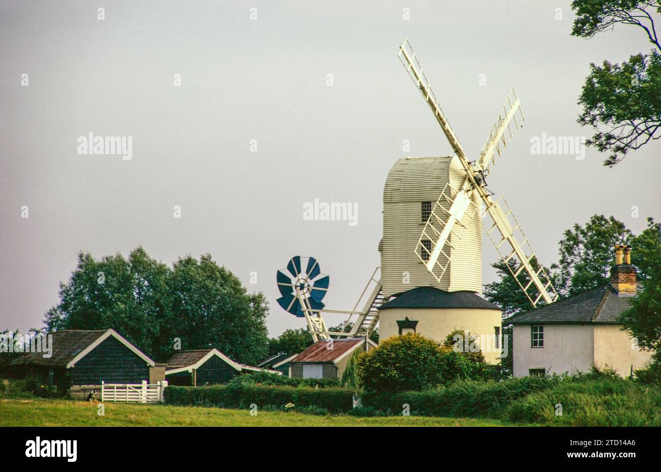 Saxtead Mill post Mill Windmill, Suffolk, Inghilterra, Regno Unito, luglio, 1971 Foto Stock