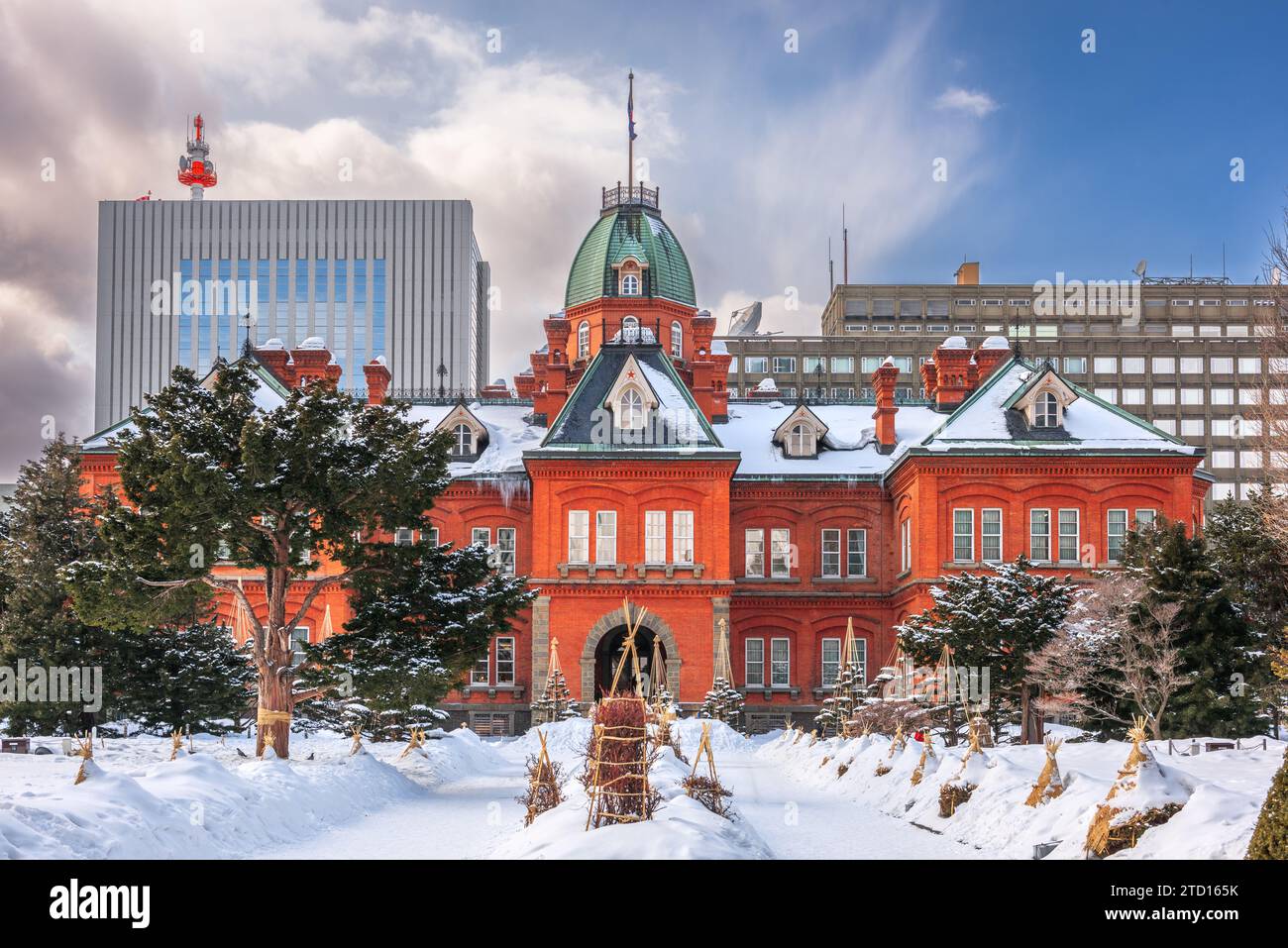 Sapporo, Giappone, presso gli ex uffici governativi di Hokkaido durante l'inverno. Foto Stock