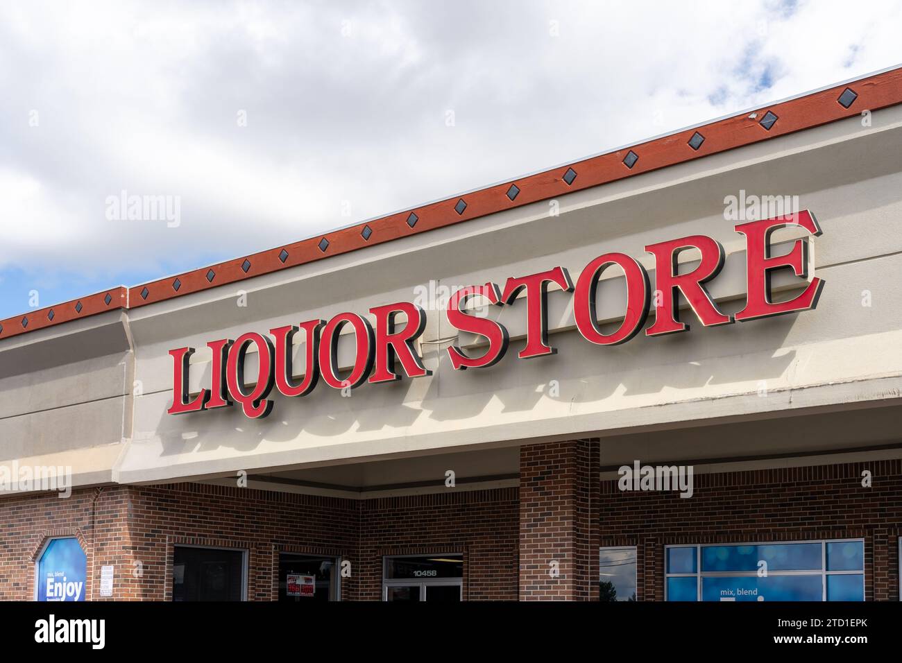 Primo piano del negozio di liquori sull'edificio in un negozio di liquori Idaho State presso Fairview Plaza West a Boise, Idaho, USA Foto Stock