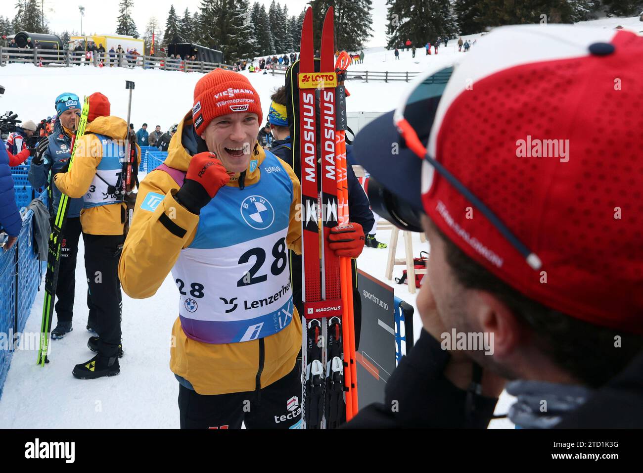 Lenzerheide, Schweiz 15. Dicembre 2023: IBU Biathlon Weltcup Lenzerheide - Sprint Herren - 2023 IM Bild: Benedikt Doll (SZ Breitnau/GER) Ballt Die Faust Foto Stock