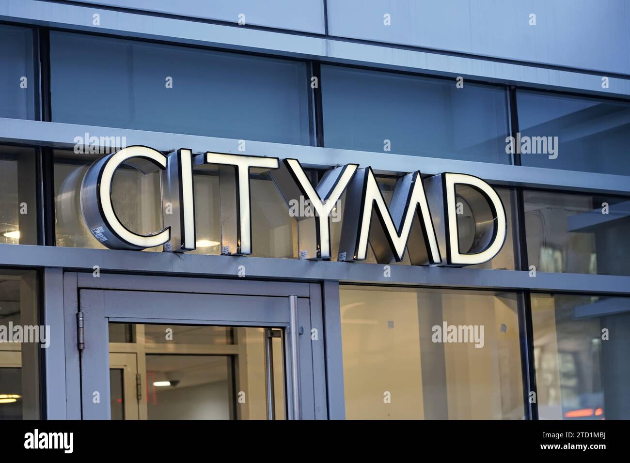 New York, NY - 23 novembre 2023: La clinica della società sanitaria CityMD firma nell'edificio degli uffici a Midtown, Manhattan. Foto Stock