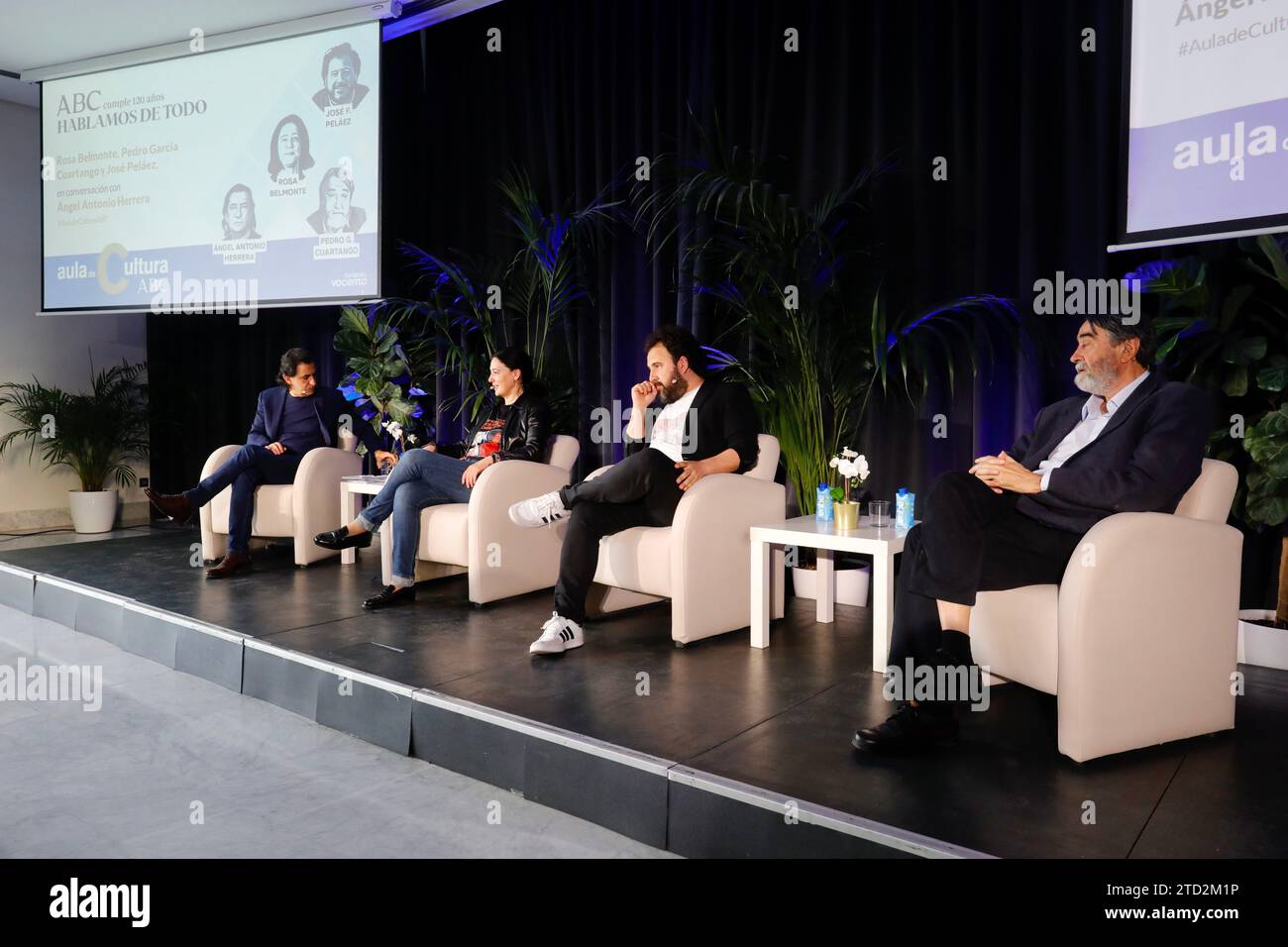 Madrid, 04/26/2023. Circolo di belle arti Classe di cultura ABC. 120 anni di ABC. "Parliamo di tutto" con Rosa Belmonte, Pedro G. Cuartango, José Peláez e Ángel Antonio Herrera. Foto: Guillermo Navarro. ArchDC. Crediti: Album / Archivo ABC / Guillermo Navarro Foto Stock