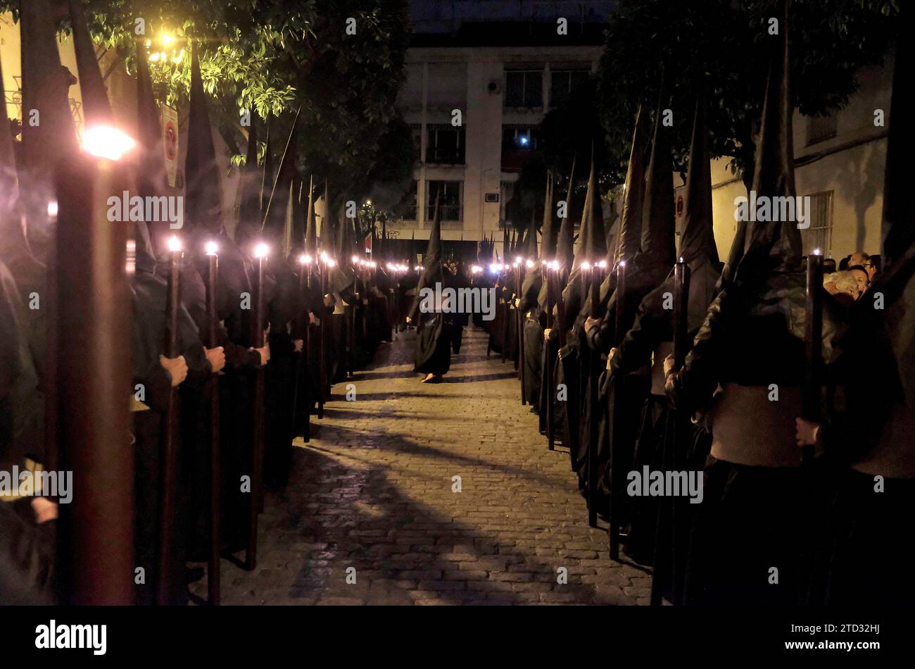 Siviglia, 19/04/2019. Settimana Santa, mattina presto. Fratellanza del silenzio. Foto: JM Serrano Archsev. Crediti: Album / Archivo ABC / Juan Manuel Serrano Becerra Foto Stock