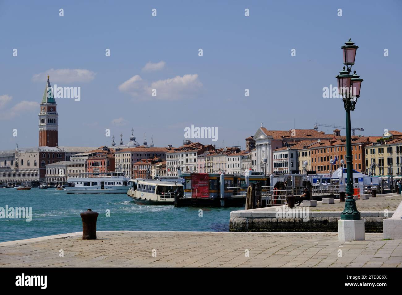 Venezia Italia - Riva degli Schiavoni Monumentale sul lungomare Foto Stock