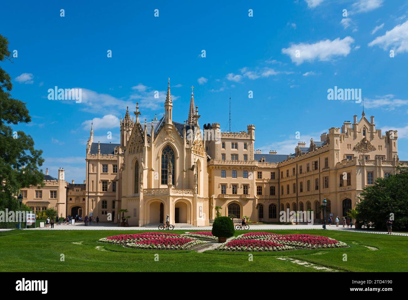 Castello di Lednice, Lednice, Eisgrub, Breclav, Jihomoravsky kraj, parte del paesaggio culturale di Lednice-Valtice, sito patrimonio dell'umanità dell'UNESCO, a sud Foto Stock