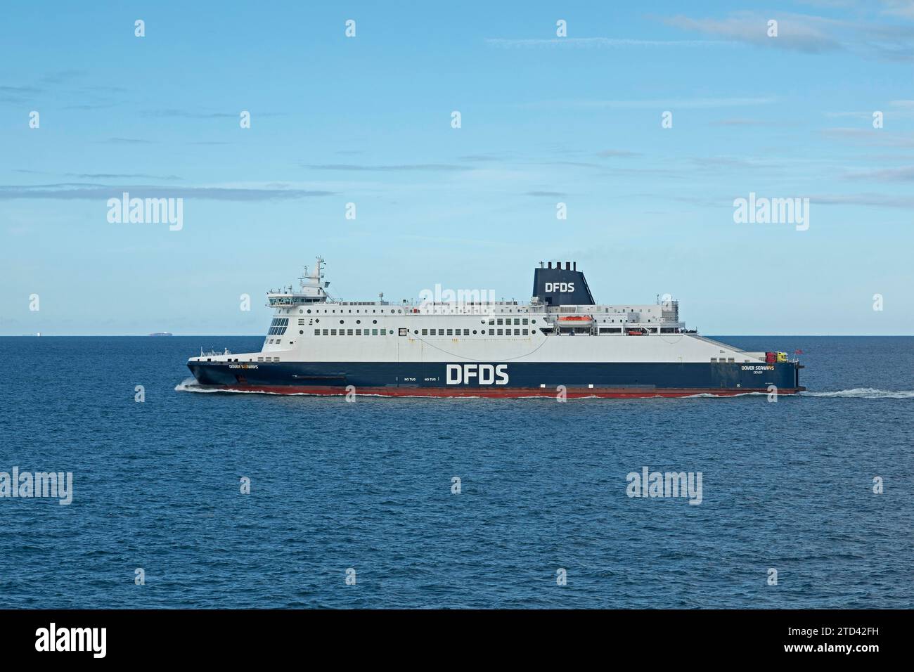 Traghetto DFDS vicino a Dunkirk, Francia Foto Stock