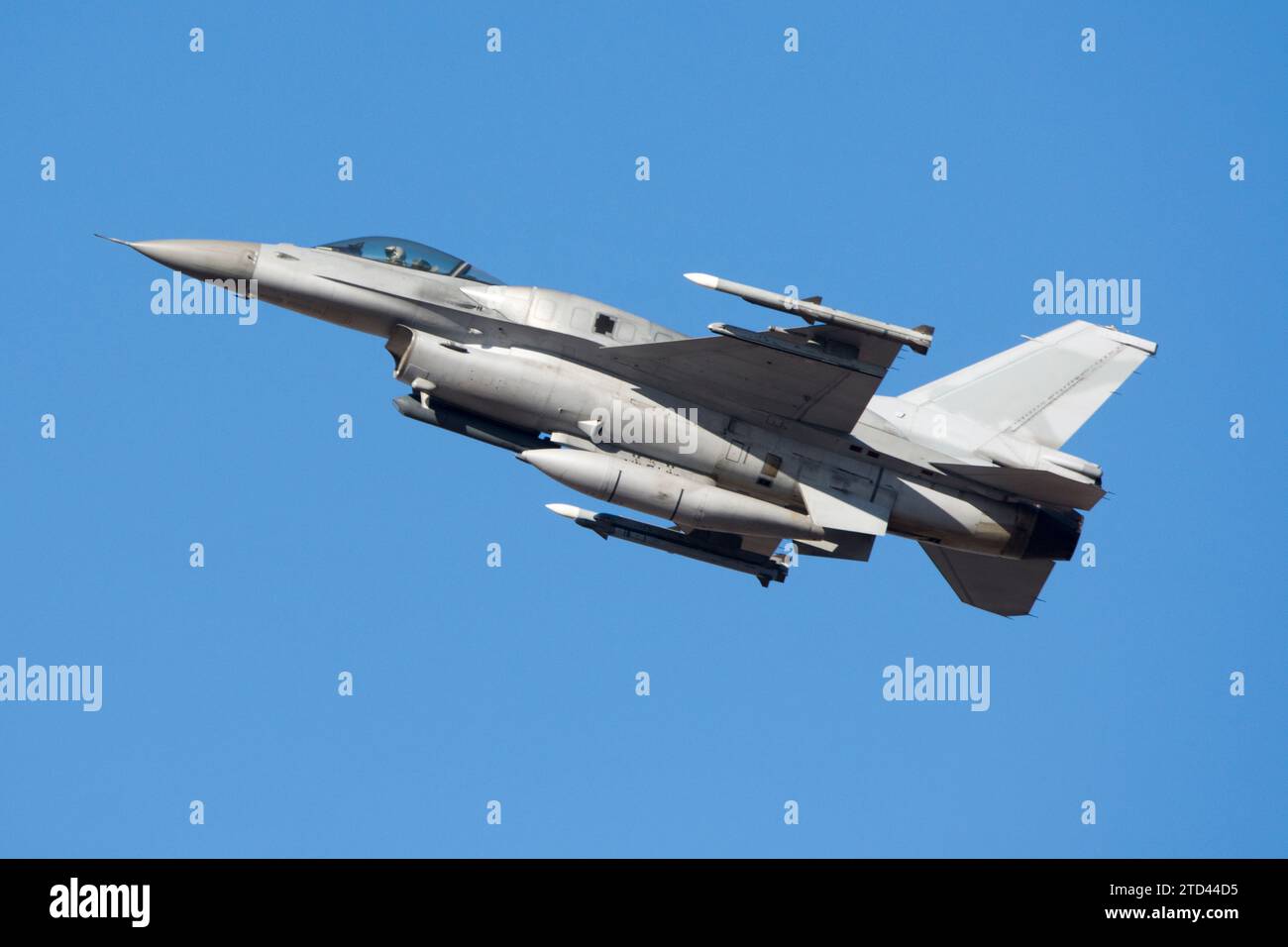 Avión de combate F-16 despegando Foto Stock