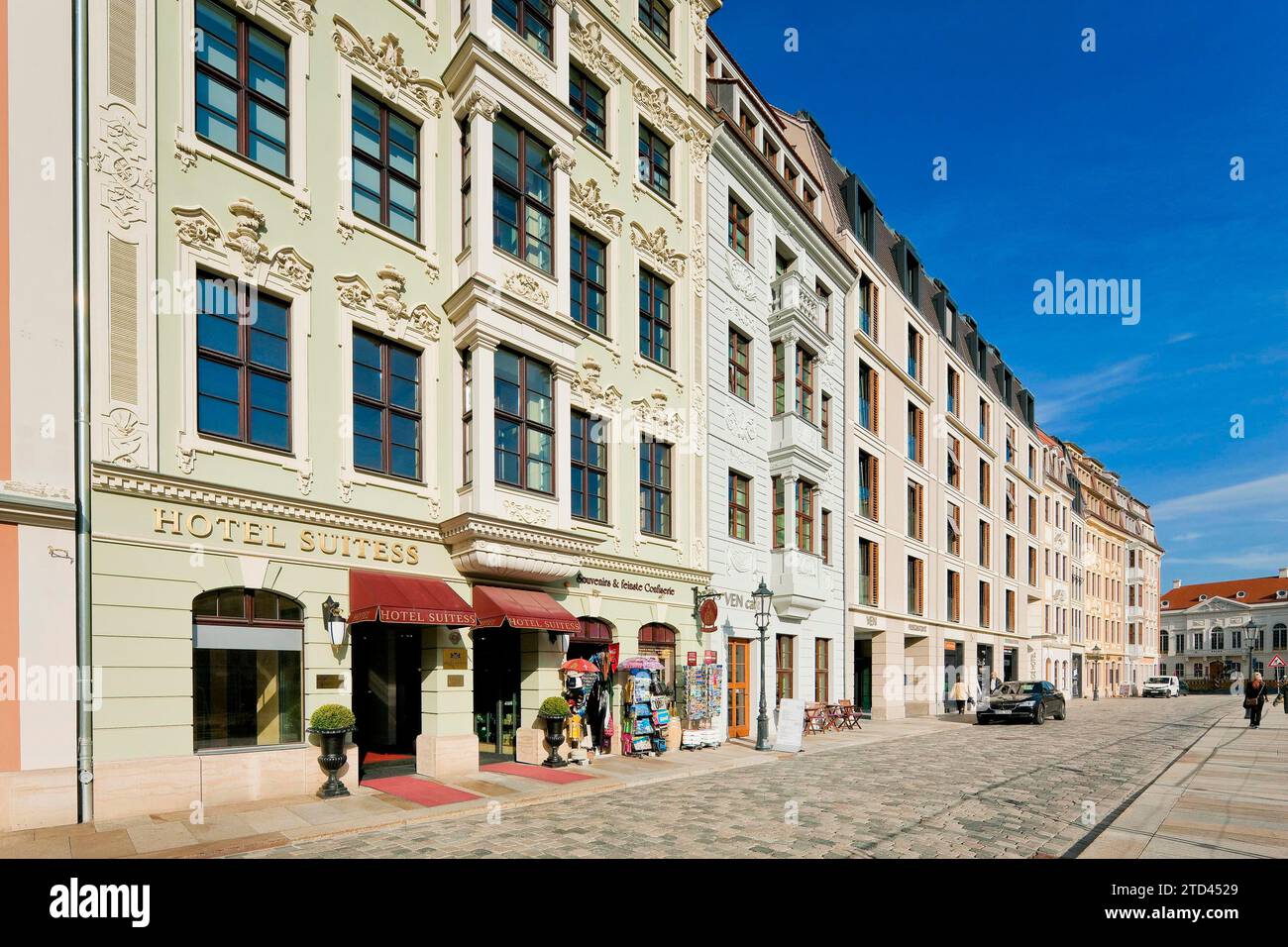 Rampische Strasse Dresden, intorno alla chiesa di nostra Signora su neumarkt e rampische Strasse, gli edifici distrutti durante la guerra sono in fase di ricostruzione Foto Stock