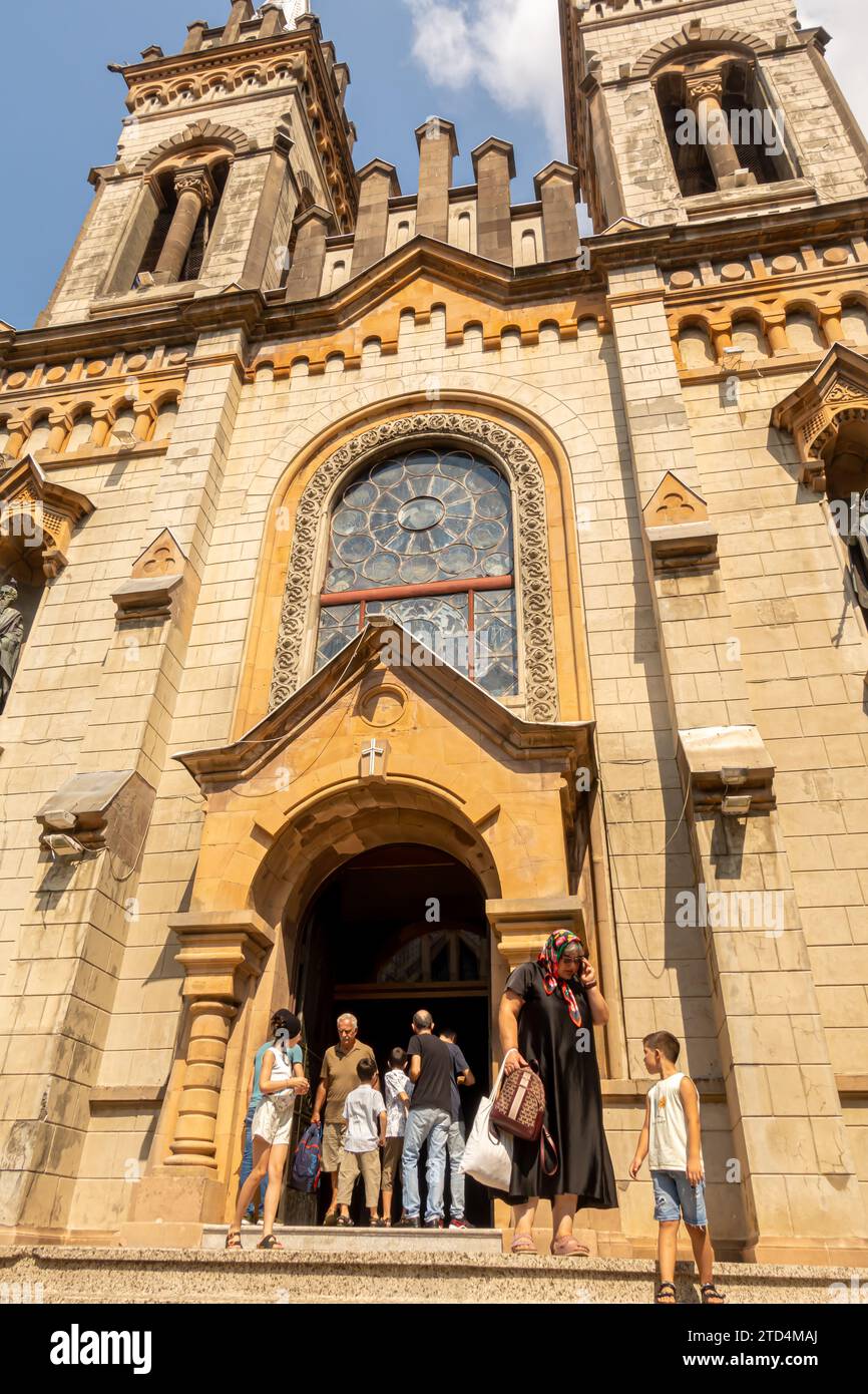 La Chiesa della madre di Dio a Batumi, cattedrale ortodossa georgiana, costruita come chiesa cattolica tra il 1898 e il 1903. Architetto Aleksander Rogojski Foto Stock