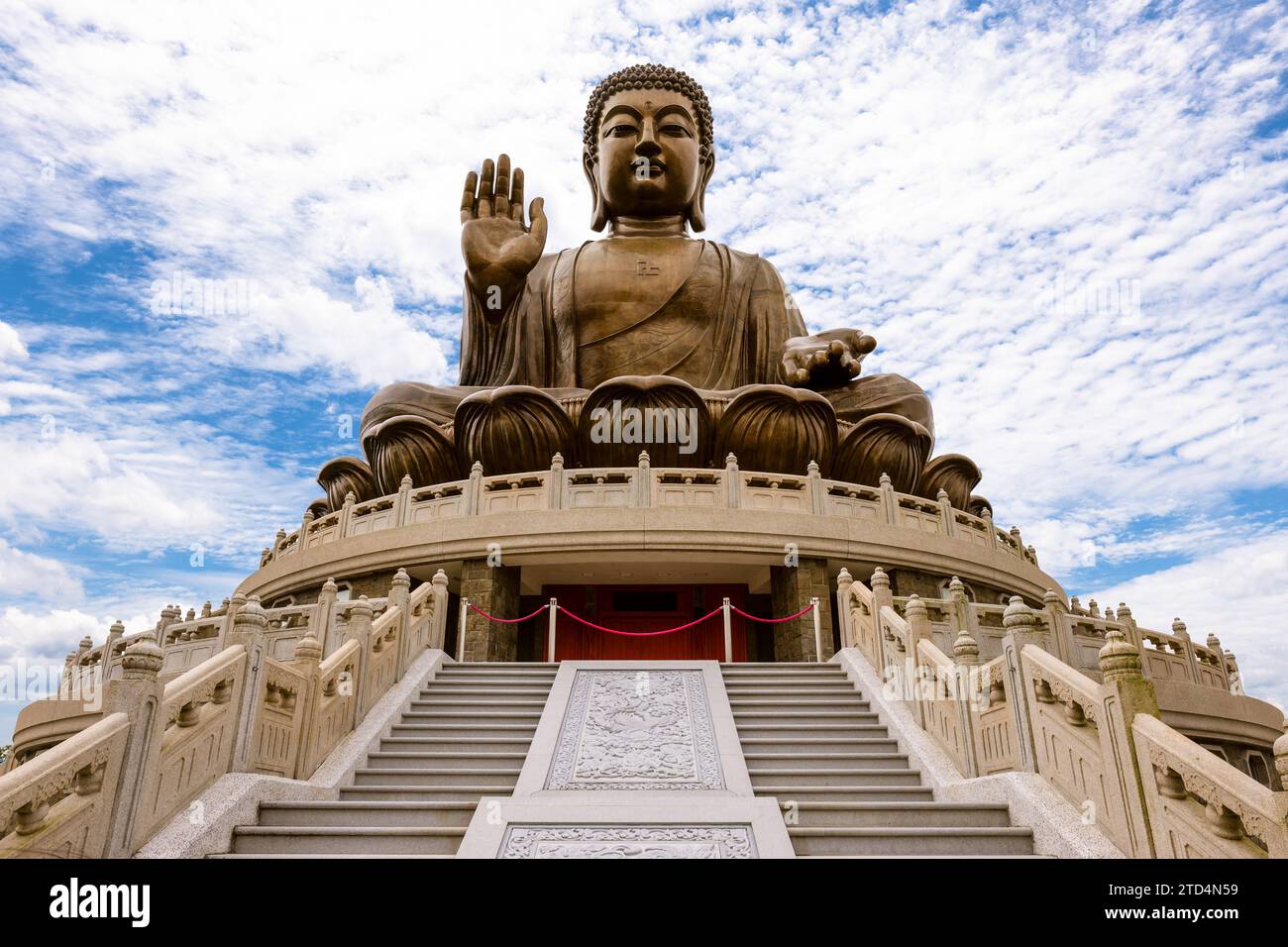 Il grande Buddha si trova a Ngong Ping, Isola di Lantau, a Hong Kong. Foto Stock