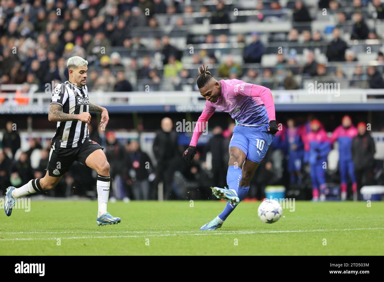 13 dicembre 2023 Newcastle - Inghilterra - sport, calcio - FC Newcastle- AC Milan - UEFA Champions League Football Championship 2023/2024 - St - in Foto Stock