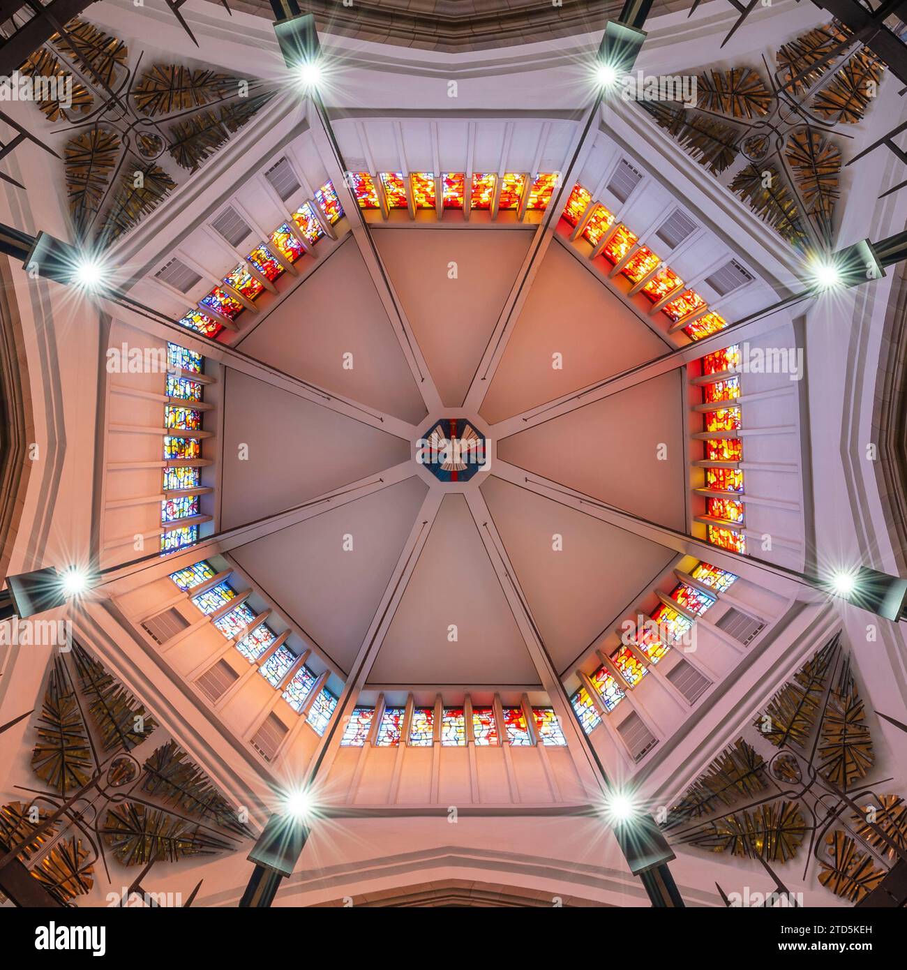 Blackburn Cathedral, Lancashire - sotto la Lanterna Tower Foto Stock
