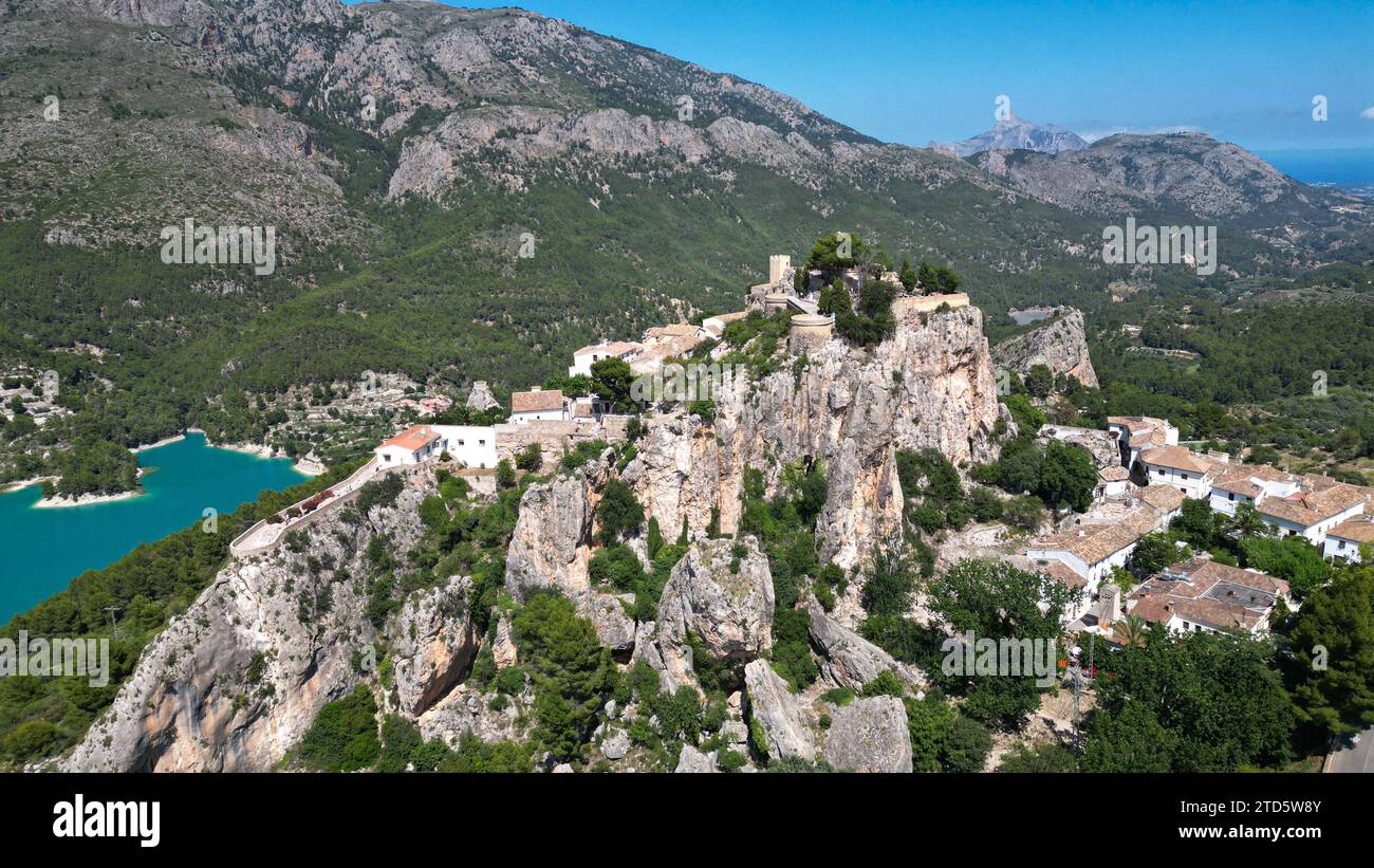 Il castello di Guadalest si trova in una città valenciana di Guadalest, in Spagna. Foto Stock