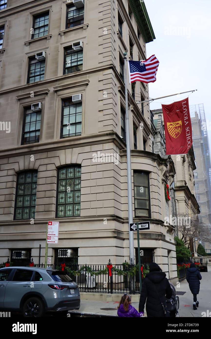 Loyola School su Park avenue e 83esima strada a Manhattan, New York Foto Stock