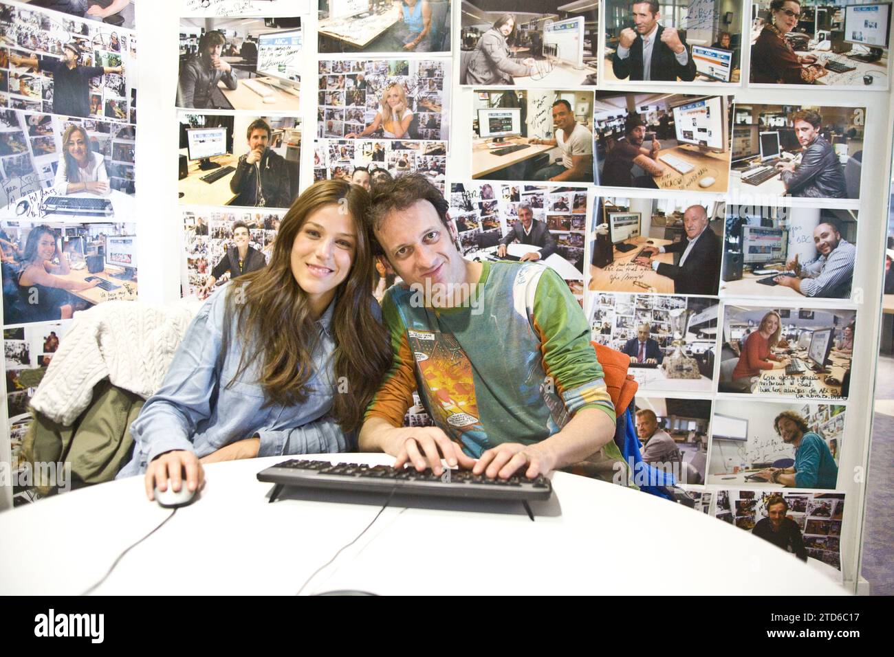 Madrid, 03/05/2015. EDU Soto e Iria del Río, visita l'ABC.es Chat foto: Juan Piedra Archdc. Crediti: Album / Archivo ABC / Juan Piedra Foto Stock