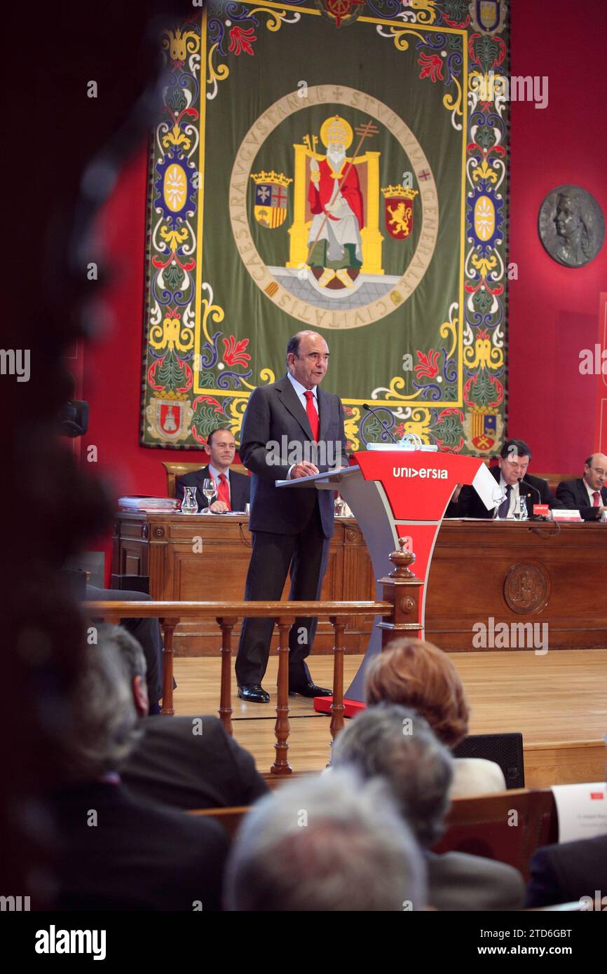 Saragozza 12 maggio 2011 Emilio Botín, presidente del Banco Santander e Universia, presiede l'assemblea degli azionisti tenutasi nell'Auditorium dell'Università foto Fabián Simón archdc. Crediti: Album / Archivo ABC / Fabián Simón Foto Stock