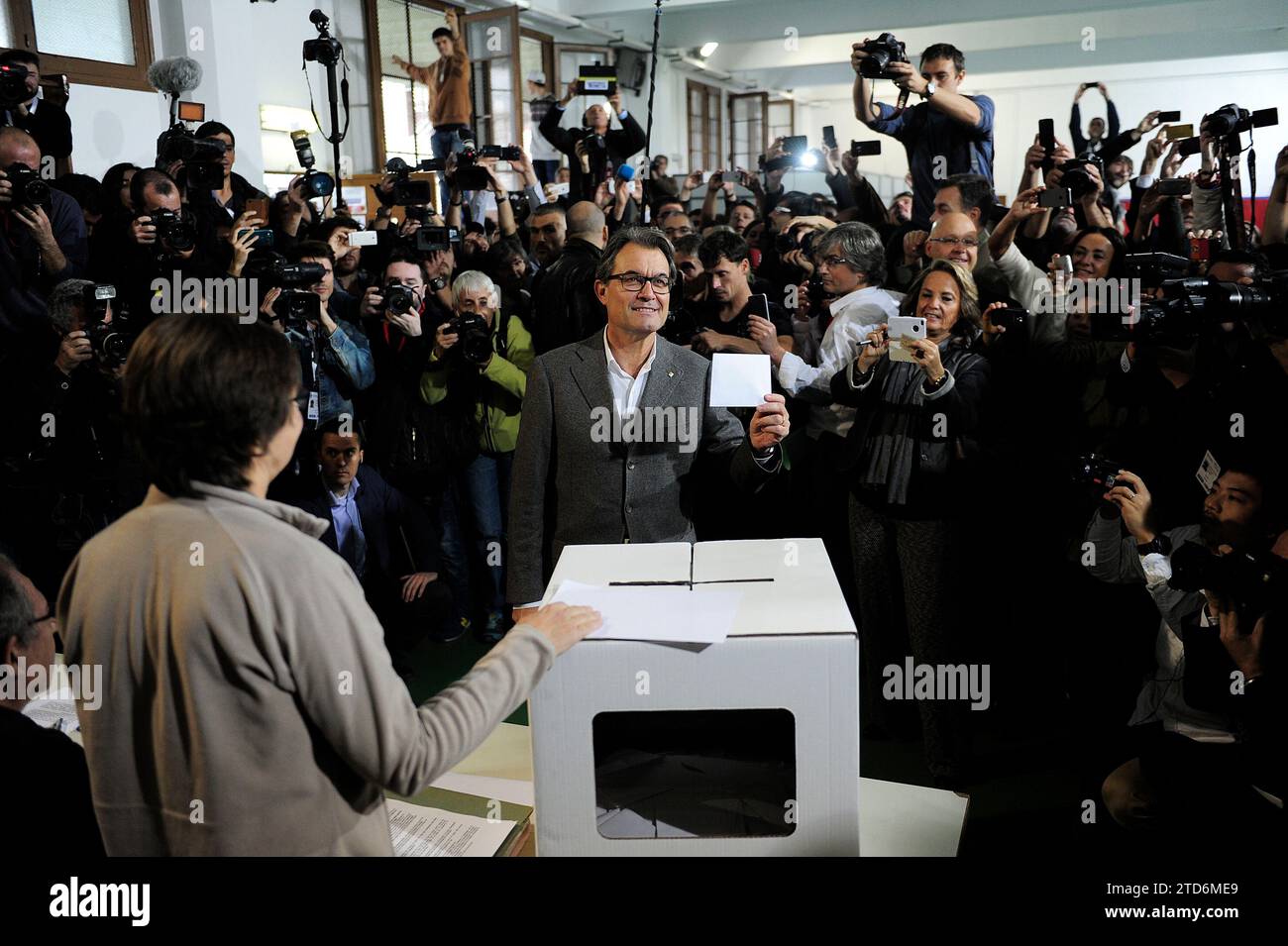 Barcellona. 11/09/2014. Il presidente della Generalitat, Artur Mas, al nono voto. Consulenza indipendente. Catalogna. Foto di Ines Baucells. ArchDC. Crediti: Album / Archivo ABC / Inés Baucells Foto Stock