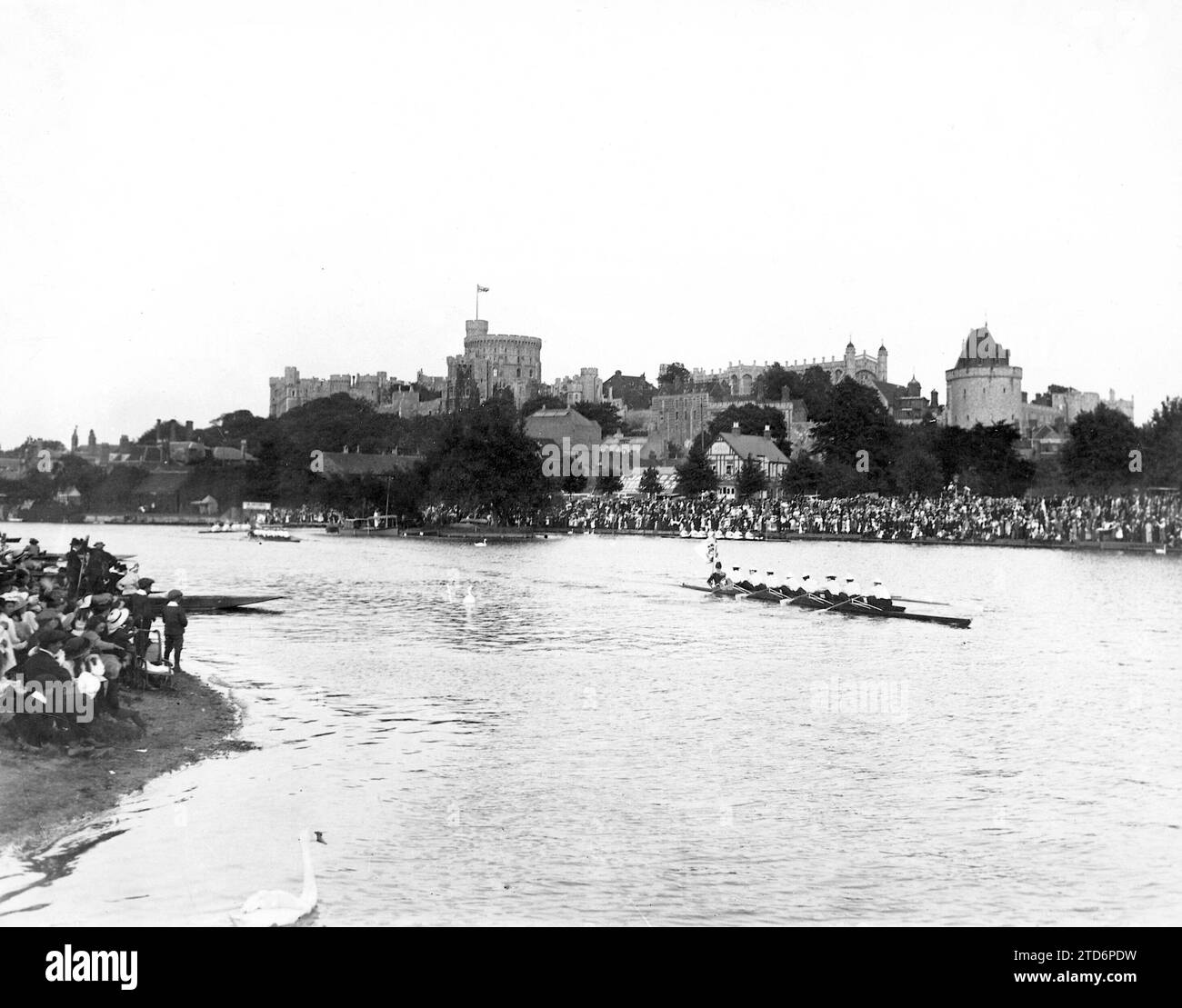 06/03/1914. Una festa brillante in Inghilterra. Aspetti generali delle rive del fiume durante una festa verificata a Eton il 4 del mese in corso. Foto: Hugelmann. Crediti: Album / Archivo ABC / Louis Hugelmann Foto Stock