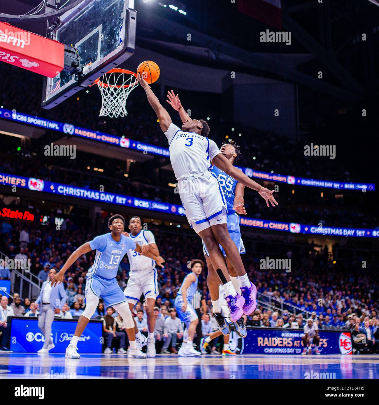 16 dicembre 2023: Il match CBS Sports Classic alla State Farm Arena di Atlanta, Georgia. (Scott Kinser/CSM) (immagine di credito: © Scott Kinser/Cal Sport Media) Foto Stock