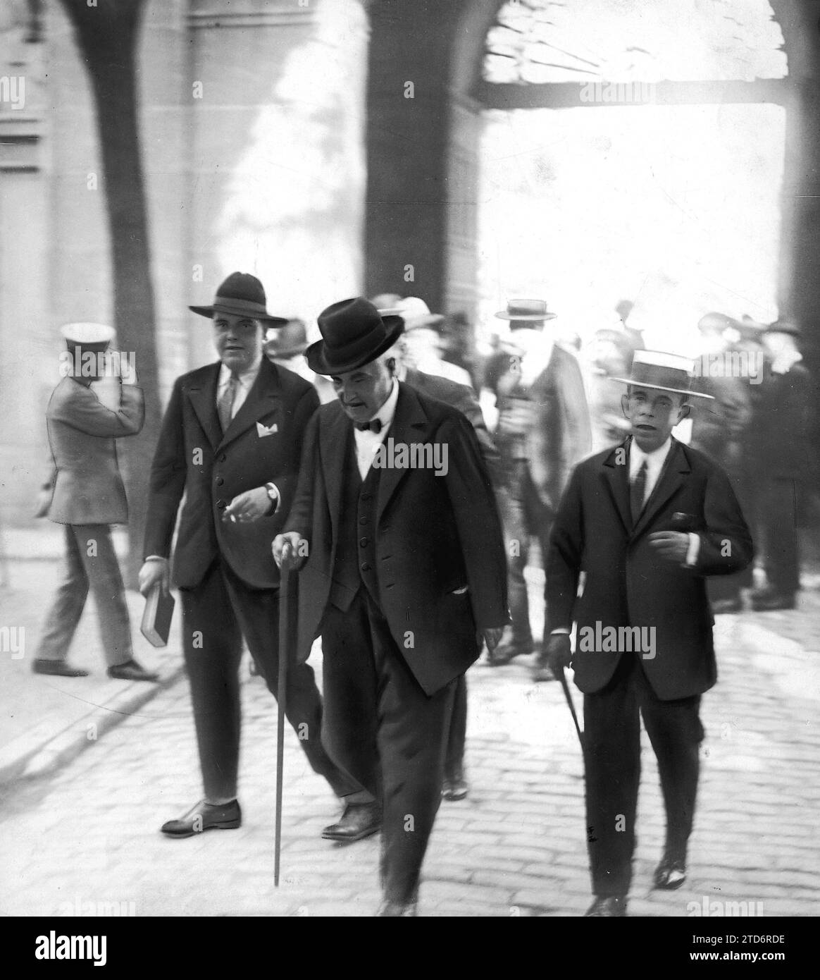 10/01/1923. Madrid. Il processo per omicidio del signor dato. Arrivo al carcere modello per assistere alla seduta di ieri del presidente della corte magistrale D. Emilio Pérez Martin. Crediti: Album / Archivo ABC / José Zegri Foto Stock