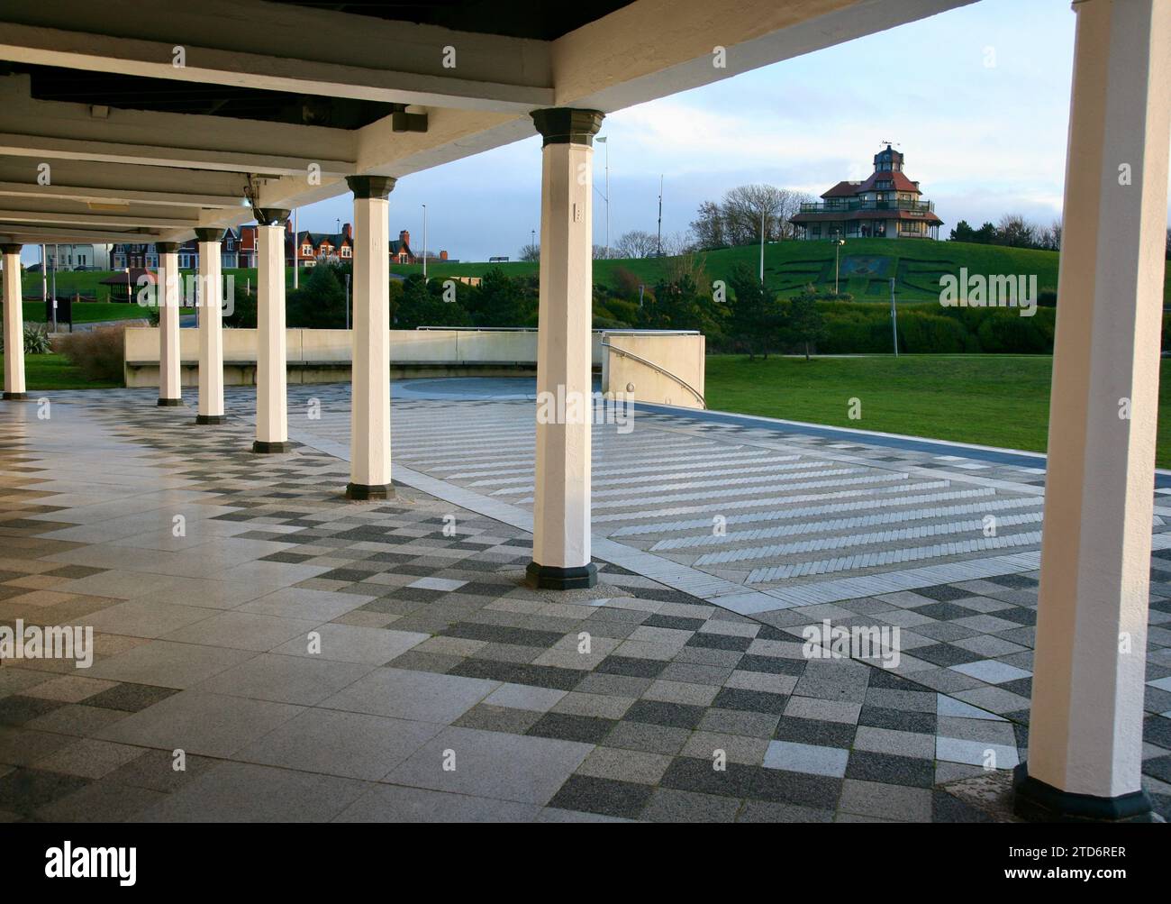 Una vista del famoso Monte, dalla Marine Hall sull'Esplanade, Fleetwood, Lancashire, Regno Unito, Europa Foto Stock