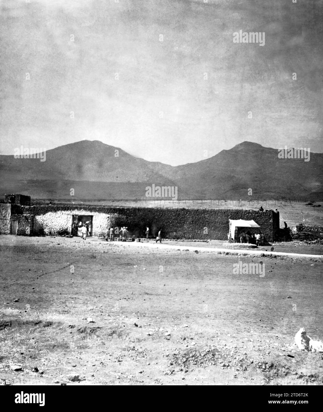 09/30/1909. L'odiato Gururu. Vedi nell'attuale riproduzione fotografica, tratta dalla locanda di Cape Moreno, la montagna dove i Mori erano riparati ad Alacar, sotto il pieno controllo dei nostri soldati, l'eminenza la cui conquista è stata considerata fin dal primo momento come chiave della campagna, e in cui, grazie alle sagge disposizioni del generale Marina, ora vola la bandiera spagnola. Crediti: Album / Archivo ABC / Francisco Goñi Foto Stock