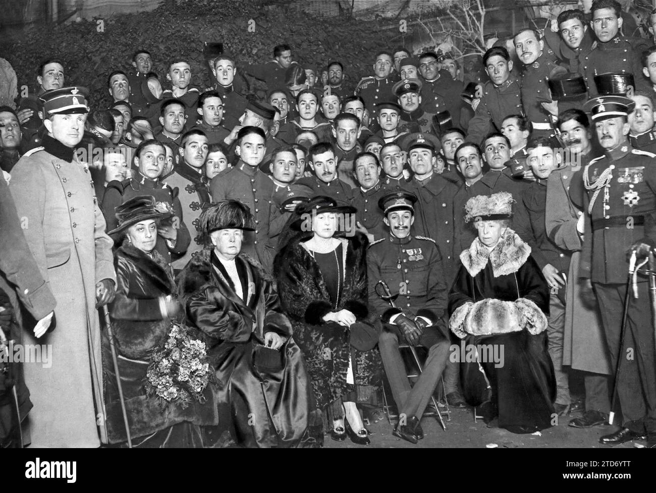 12/31/1921. Madrid. La famiglia reale. La famiglia reale durante la loro visita alla casa del soldato. Crediti: Album / Archivo ABC / Julio Duque Foto Stock