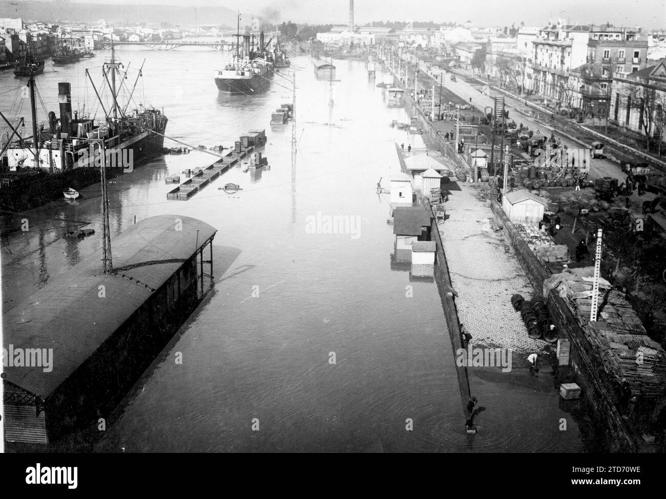 24/03/1930. Il porto di Siviglia in una delle inondazioni periodiche che causano così tanti danni al traffico. Crediti: Album / Archivo ABC Foto Stock