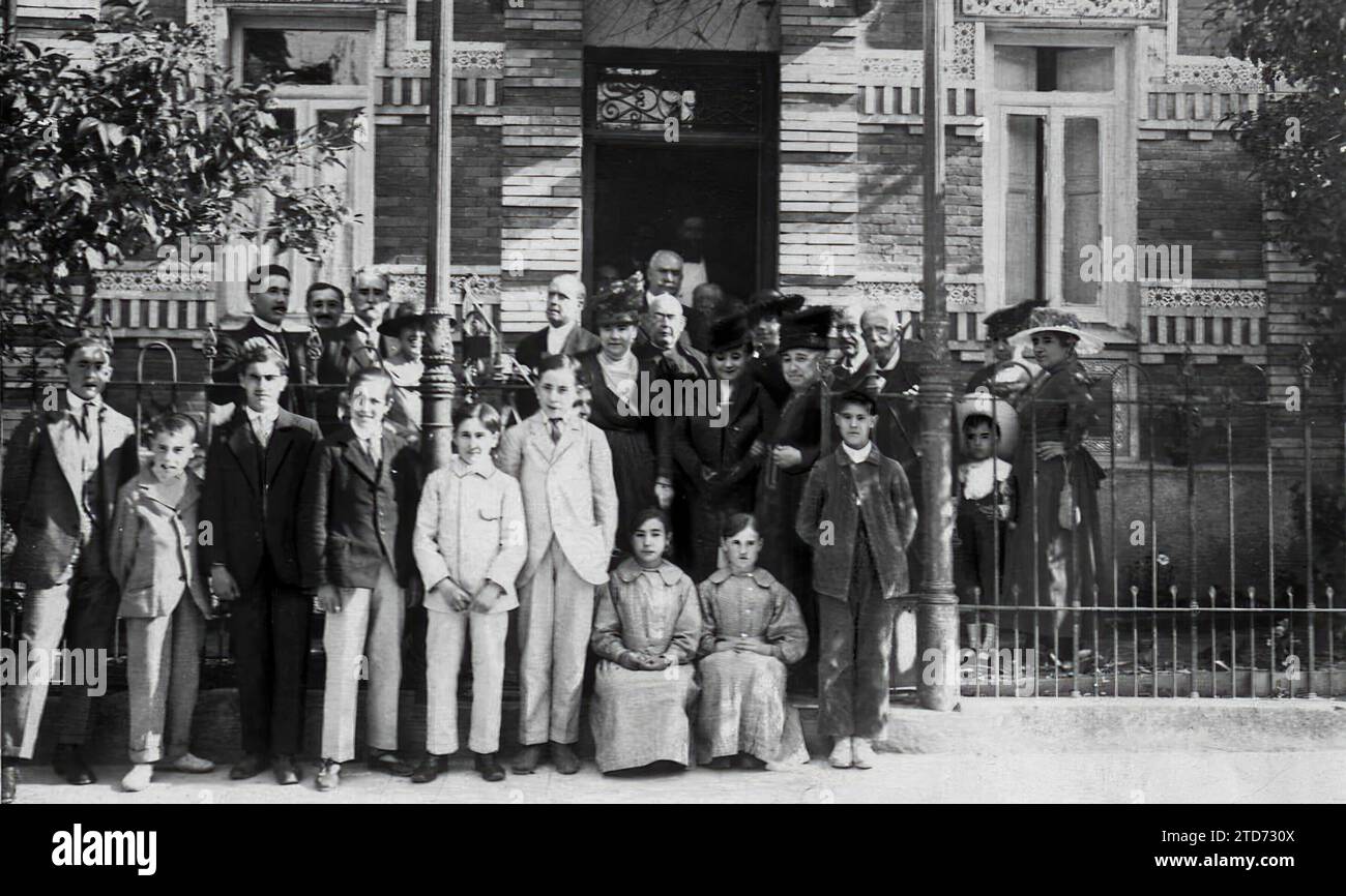 05/25/1918. Nel moderno quartiere di Madrid. Inaugurazione della Casa di famiglia, per ragazze, solennemente celebrata ieri pomeriggio. Crediti: Album / Archivo ABC / Julio Duque Foto Stock