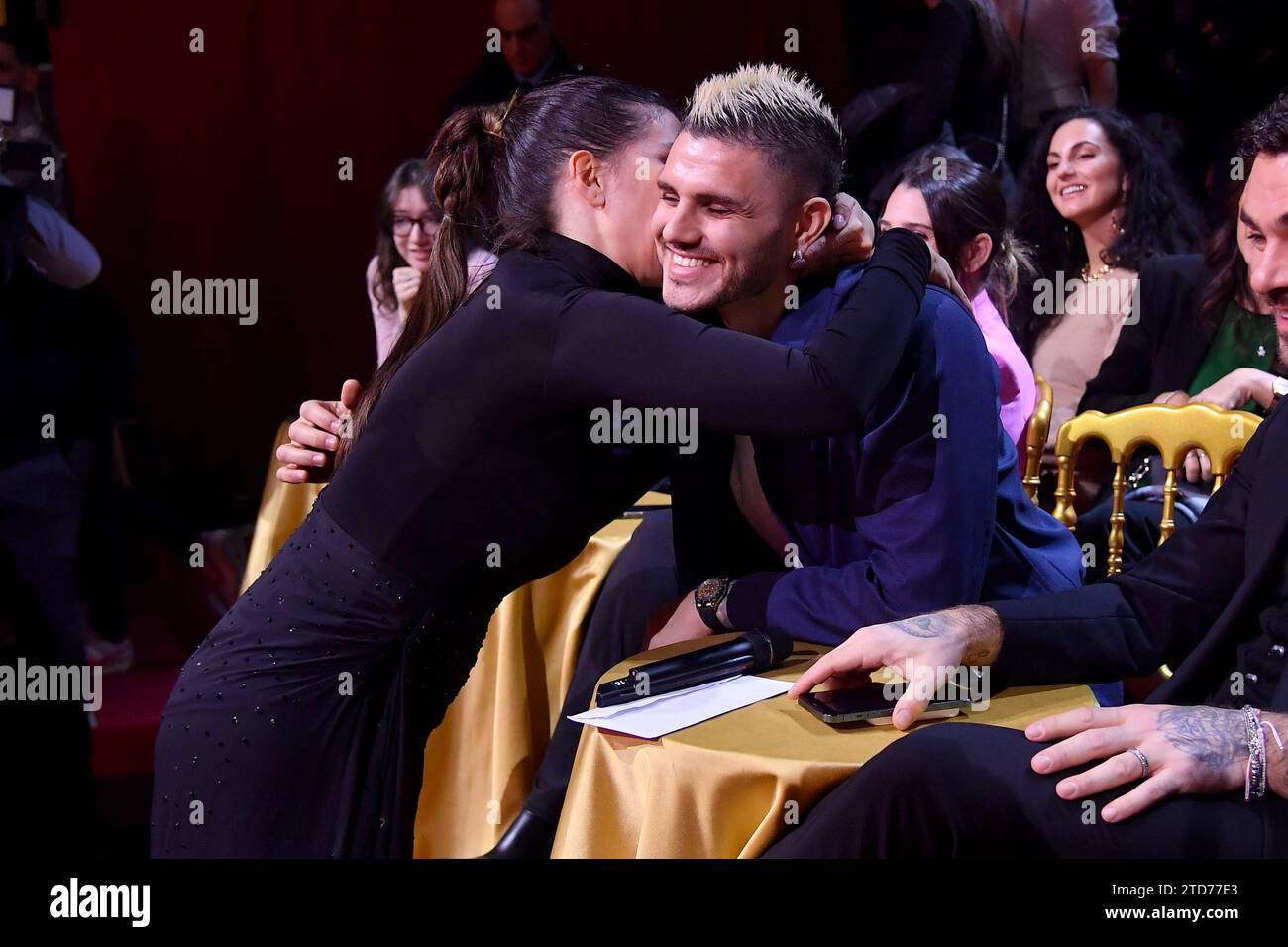 Roma: Auditorium Rai del foro Italico. Ballare con le stelle in semifinale. Nella foto: Wanda Nara con Mauro Icardi e Milly Carlucci Foto Stock