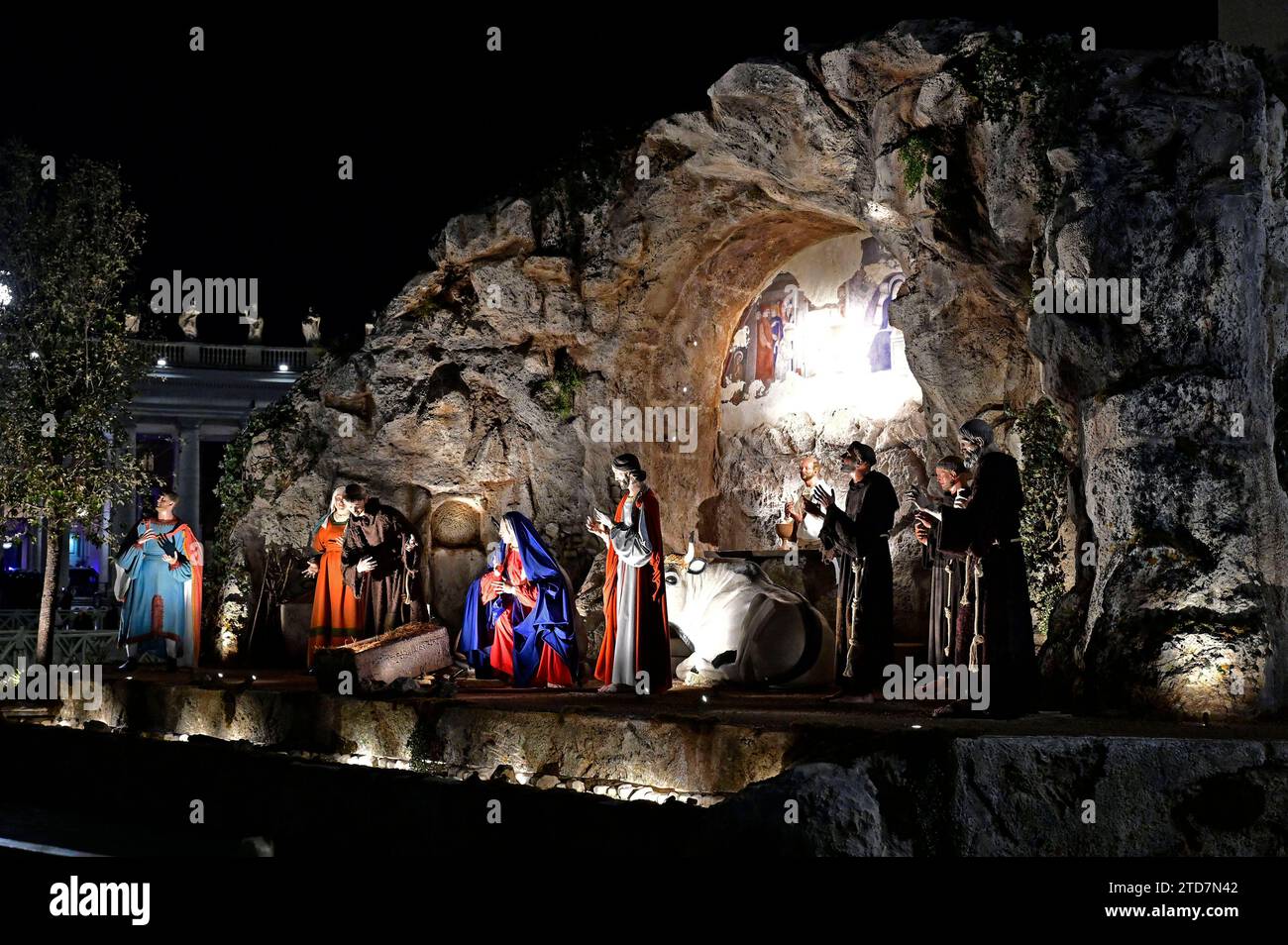 Der Vatikan enthüllte AM 9. Dicembre 2023 Seine diesjährige Weihnachtskrippe zu Ehren des Heiligen Franziskus von Assisi auf dem Petersplatz in Rom. Vatikanstadt, 16.12.2023 *** il Vaticano ha svelato quest'anno presepe in onore di San Francesco d'Assisi a San Piazza Peters a Roma il 9 dicembre 2023 città del Vaticano, 16 12 2023 foto:XM.xWehnertx/xFuturexImagex vatikan 3212 Foto Stock