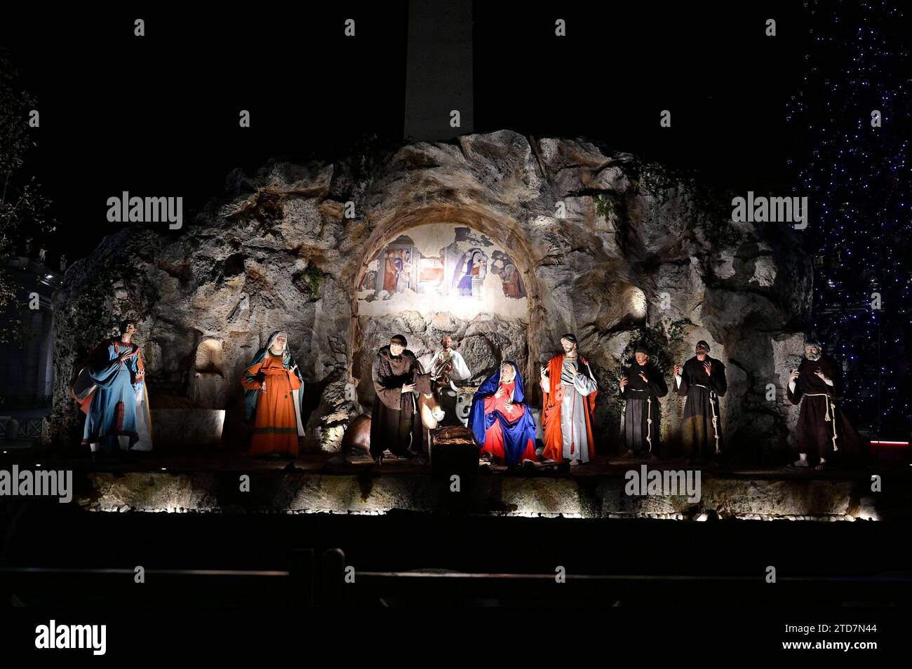 Der Vatikan enthüllte AM 9. Dicembre 2023 Seine diesjährige Weihnachtskrippe zu Ehren des Heiligen Franziskus von Assisi auf dem Petersplatz in Rom. Vatikanstadt, 16.12.2023 *** il Vaticano ha svelato quest'anno presepe in onore di San Francesco d'Assisi a San Piazza Peters a Roma il 9 dicembre 2023 città del Vaticano, 16 12 2023 foto:XM.xWehnertx/xFuturexImagex vatikan 3210 Foto Stock