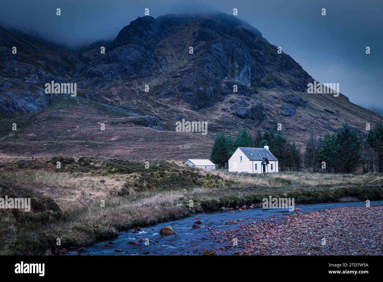 Lagangarbh Hut, nota anche come Wee White House, a Glencoe in Scozia Foto Stock Lagangarbh Hut, nota anche come Wee White House, a Glencoe in Scozia Foto Stock