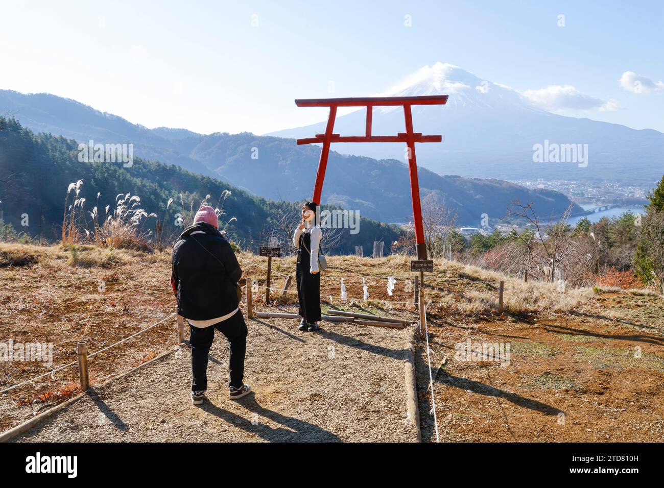 TORRI GATE TENKU NO TOORII DI FRONTE AL MONTE FUJI Foto Stock