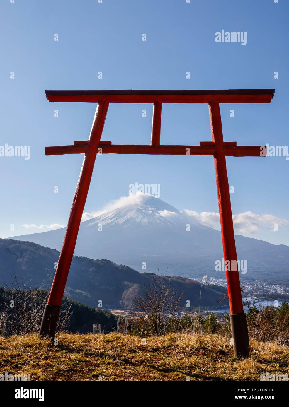 TORRI GATE TENKU NO TOORII DI FRONTE AL MONTE FUJI Foto Stock