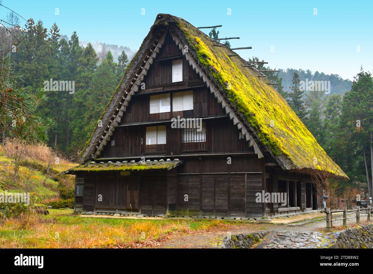 Antica casa giapponese al villaggio popolare di Hida, Takayama, Giappone. Foto Stock