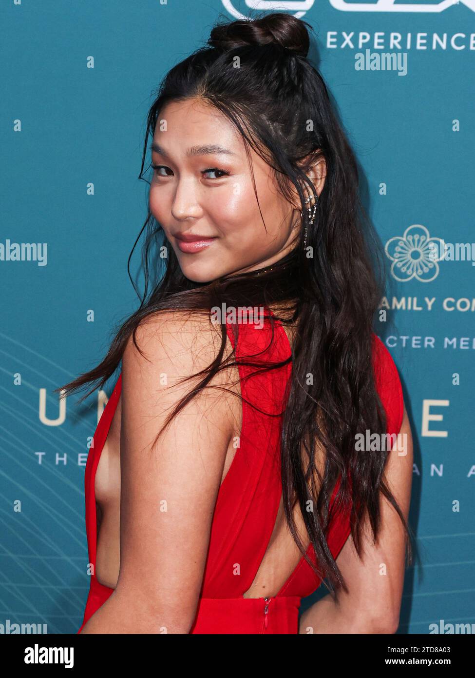 BEVERLY HILLS, LOS ANGELES, CALIFORNIA, USA - 16 DICEMBRE: Lo snowboarder americano e due volte medaglia d'oro olimpica Chloe Kim arriva al 21° Annual Unfordable Gala Asian American Awards tenutosi al Beverly Hilton Hotel il 16 dicembre 2023 a Beverly Hills, Los Angeles, California, Stati Uniti. (Foto di Xavier Collin/Image Press Agency) Foto Stock